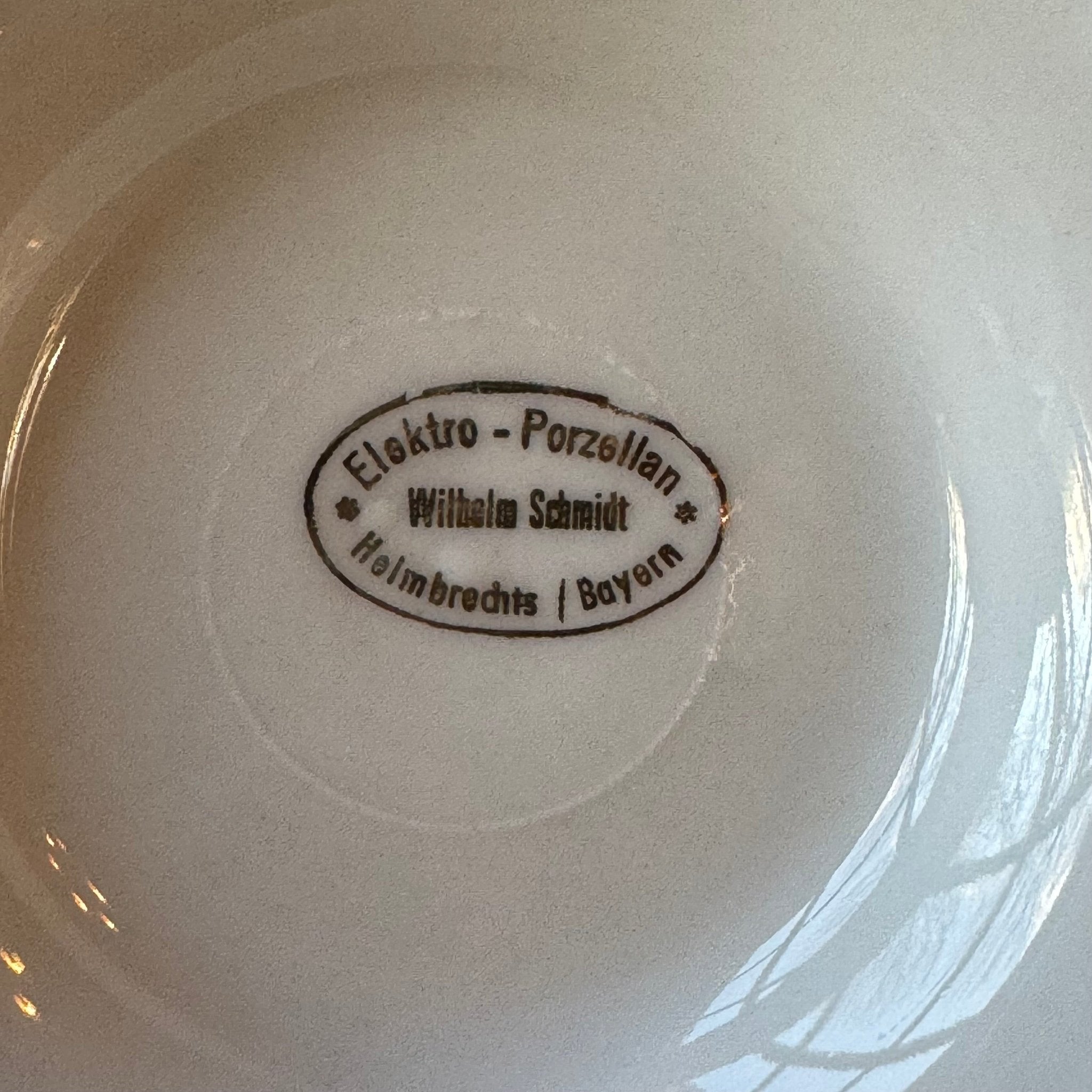 Vintage porseleinen reclame - asbak – Golden Fiction Cigarettes – “Voor rokers met een eigen stijl” - The Collectionist