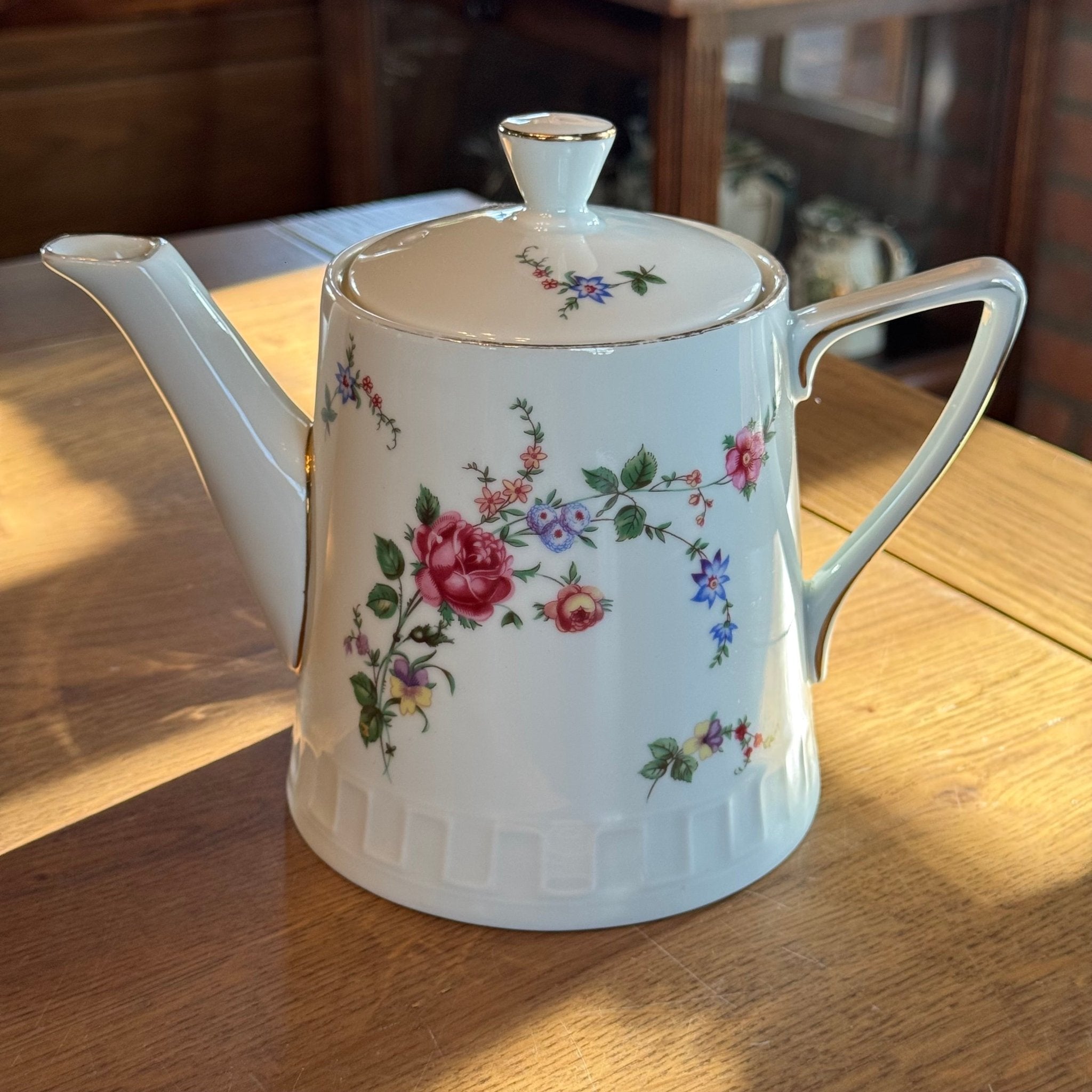 Wawel porseleinen theepot – Polen – bloemendecor met goudaccenten - The Collectionist