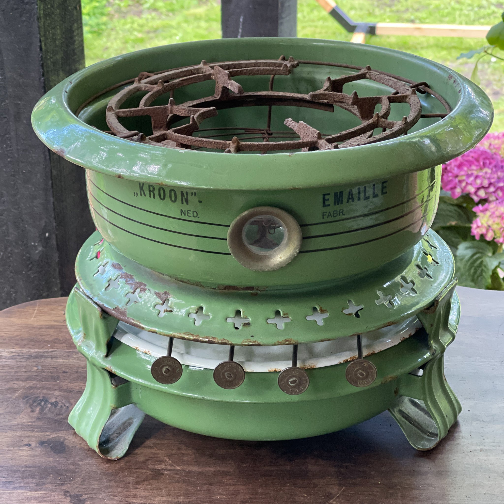 4 Pits Petroleumstel Kroon Nederlandse Emaille Fabriek - The Collectionist