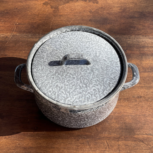 Grijs gewolkt emaille pan met deksel - Bamestra Curiosa