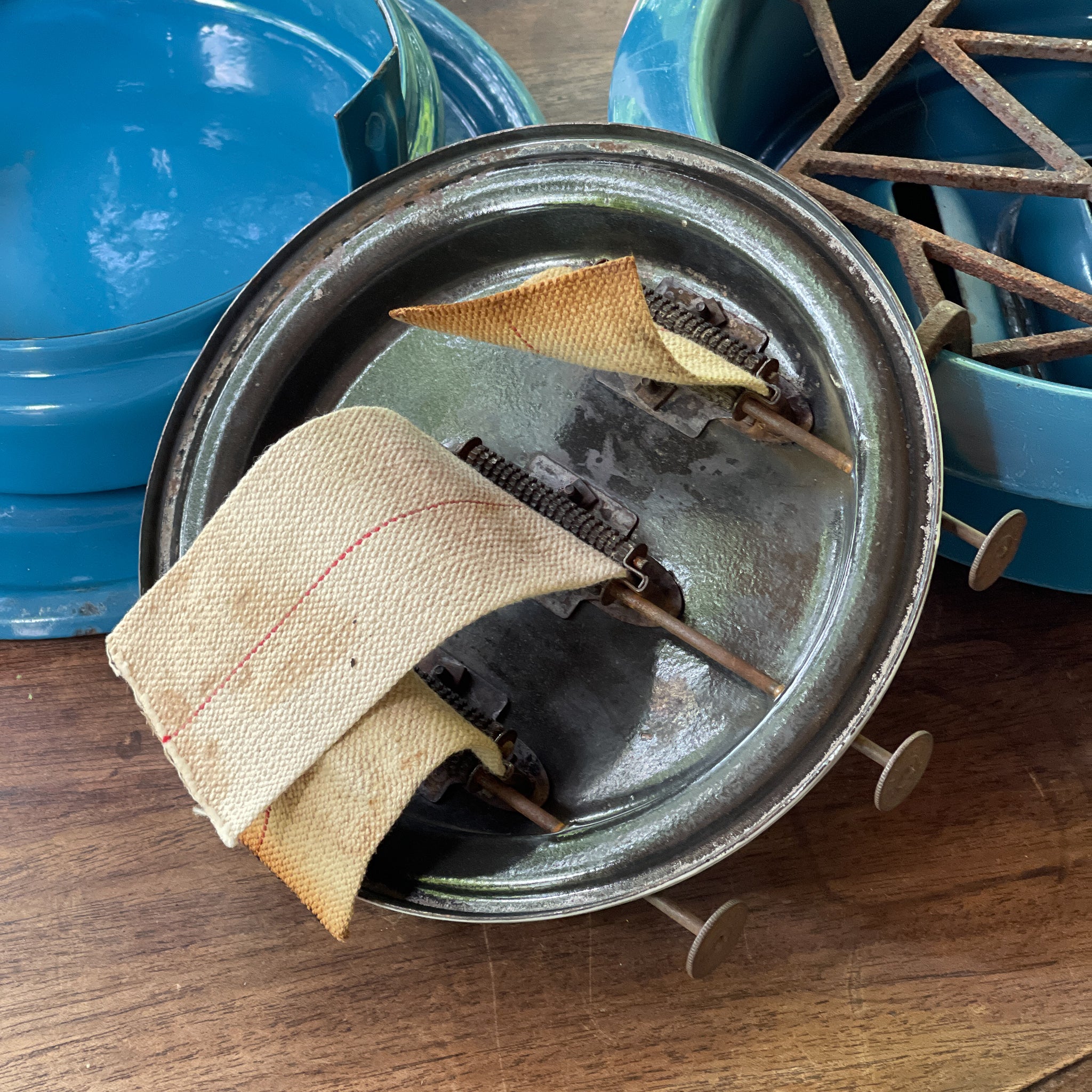 Blauwe 3 Pits Petroleumstel The Collectionist