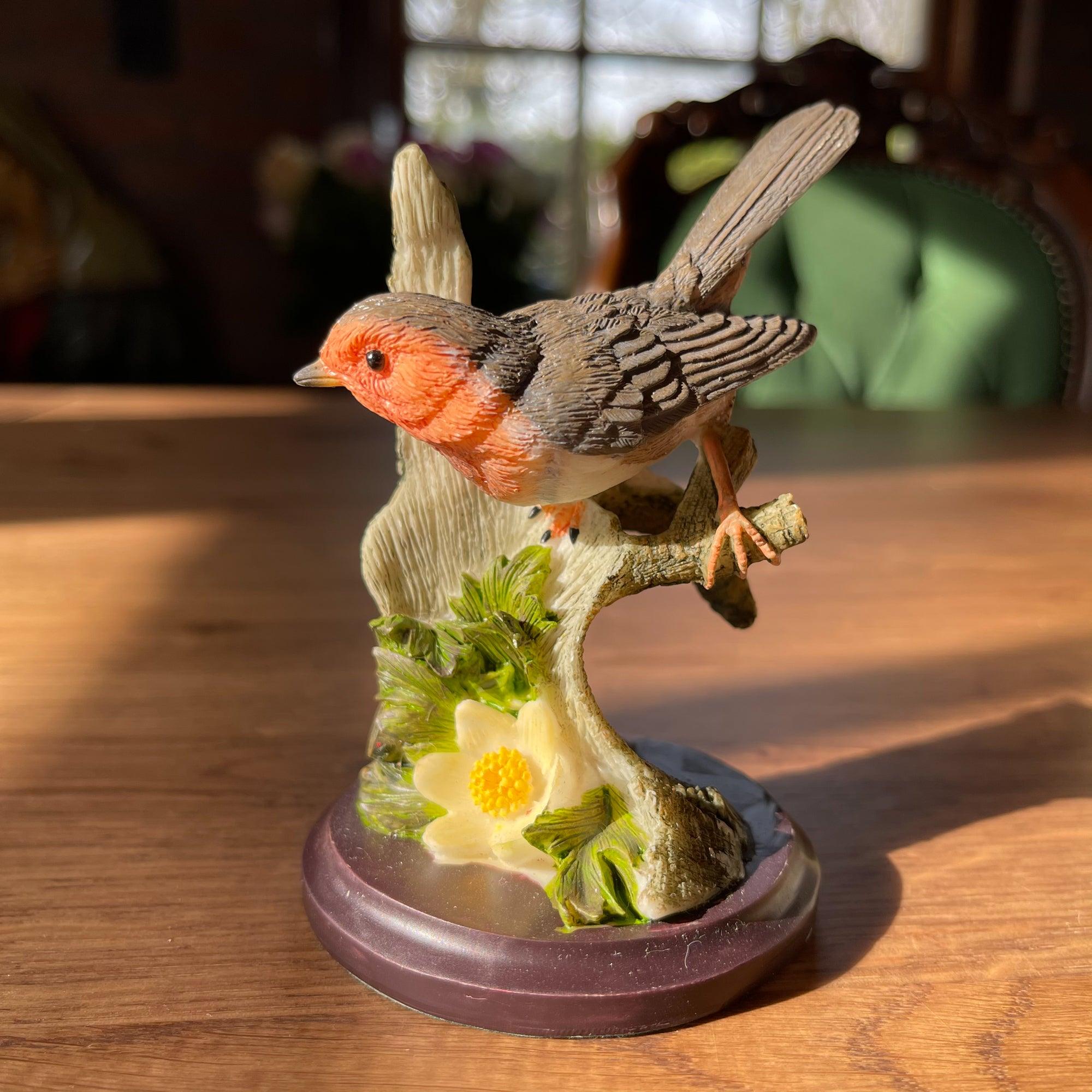 Beeldje van Roodborstje - Bamestra Curiosa