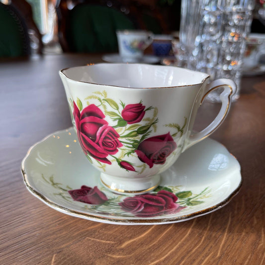 Engelse Colclough rozen kop en schotel - Bamestra Curiosa