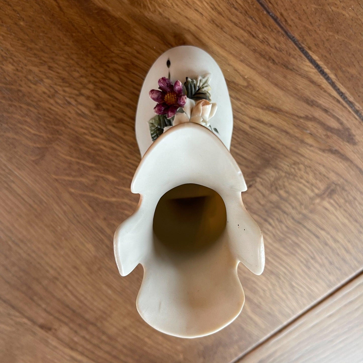 Laarsje van porselein - Bamestra Curiosa