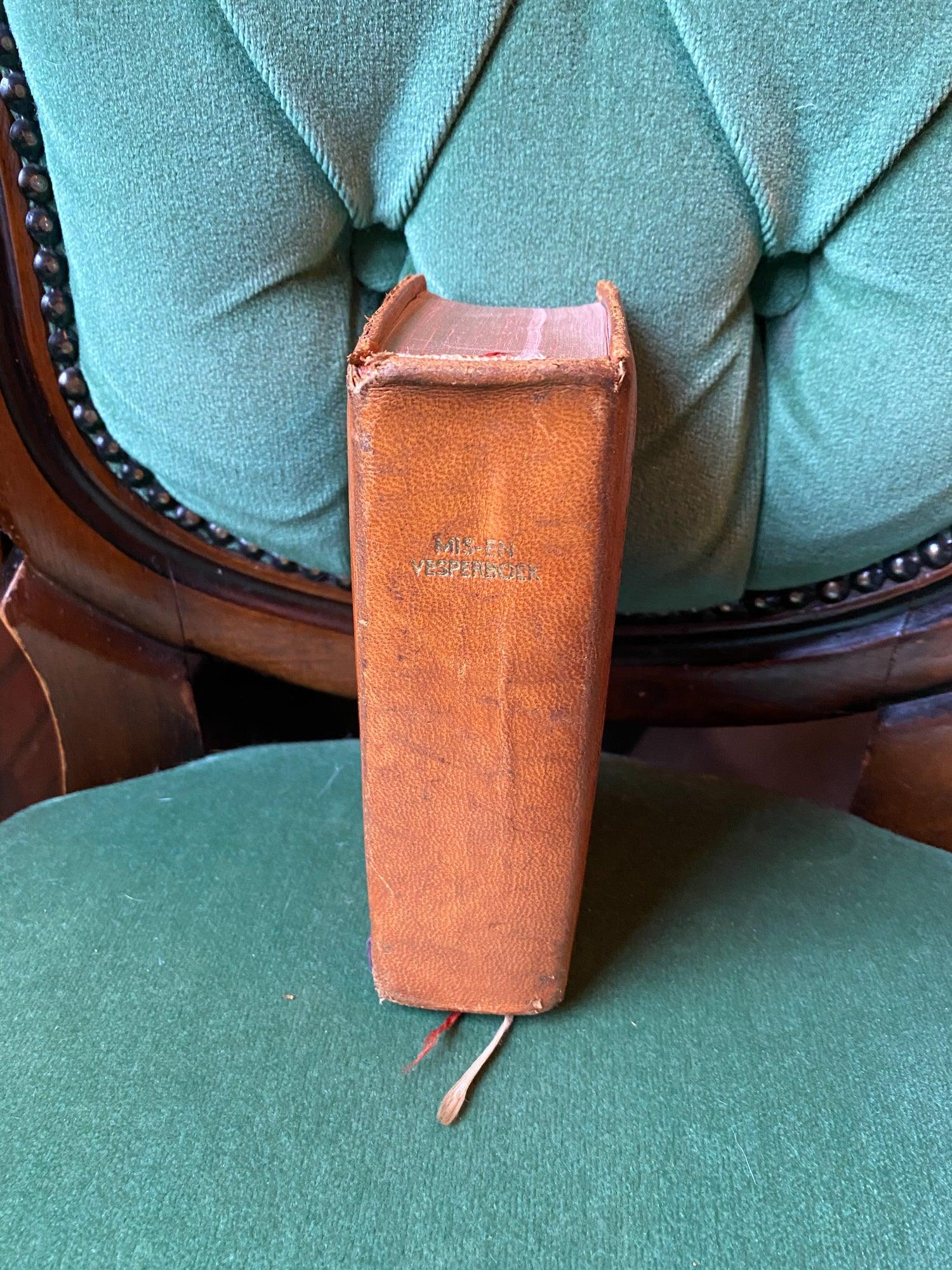 Mis- en vesperboek met leren kaft - Bamestra Curiosa