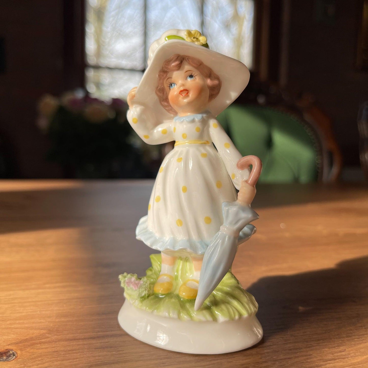 Porseleinen beeldje - Bamestra Curiosa