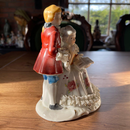 Porseleinen beeldje - Bamestra Curiosa