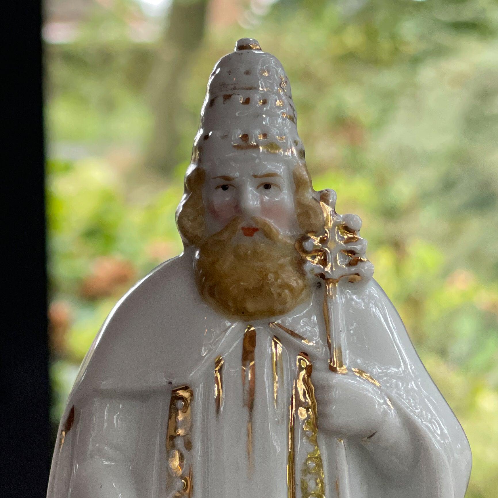 Antiek zeldzaam porseleinen beeld van St. Cornelius - The Collectionist