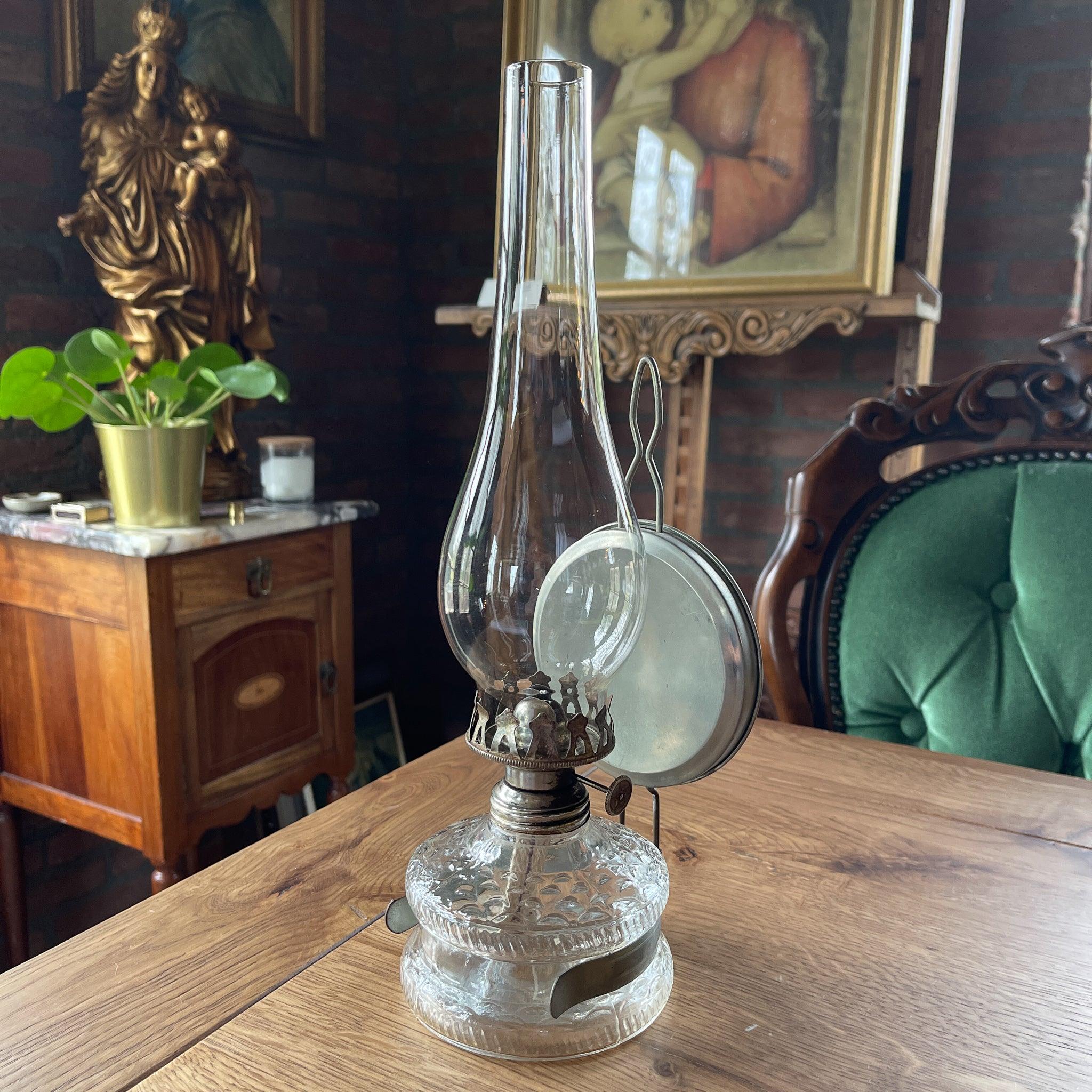 Antieke glazen olielamp - The Collectionist