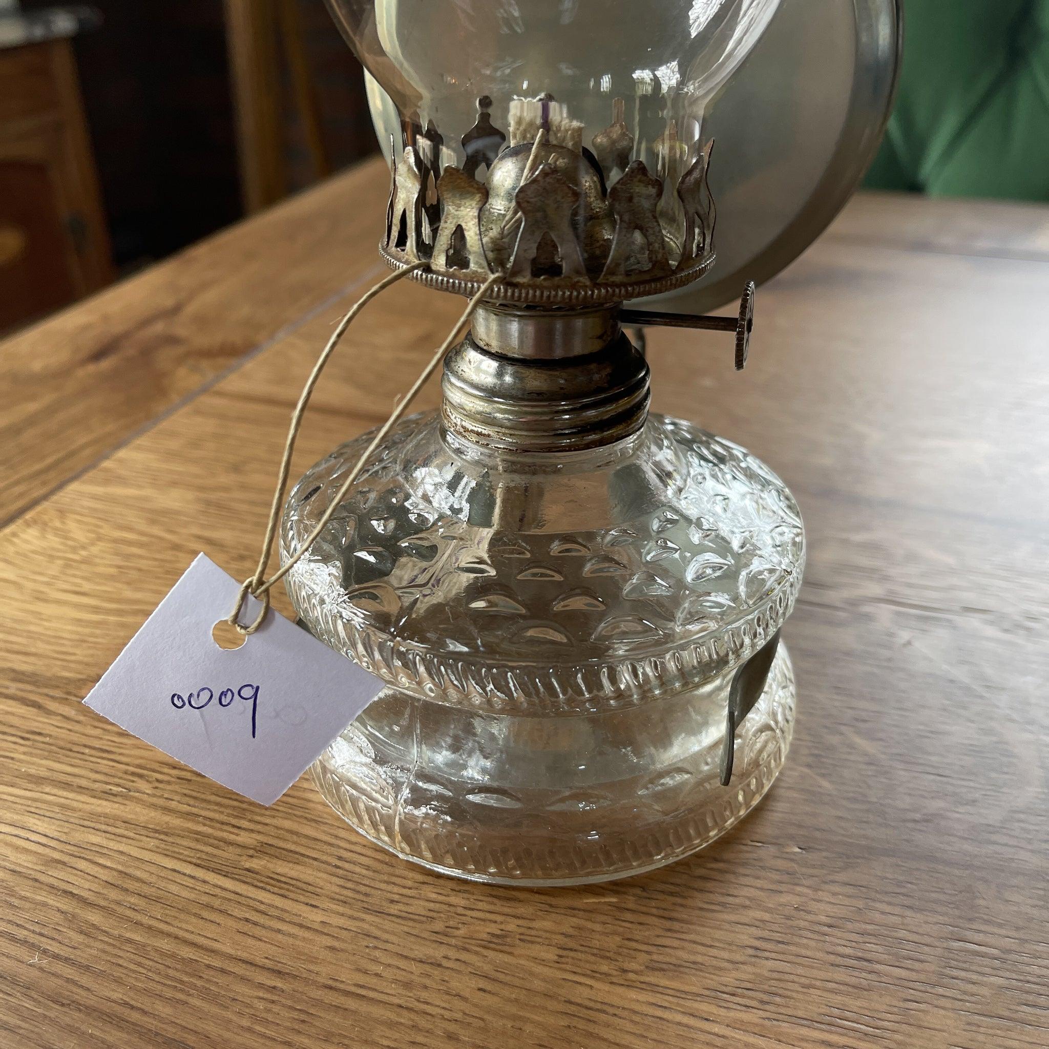 Antieke glazen olielamp - Bamestra Curiosa