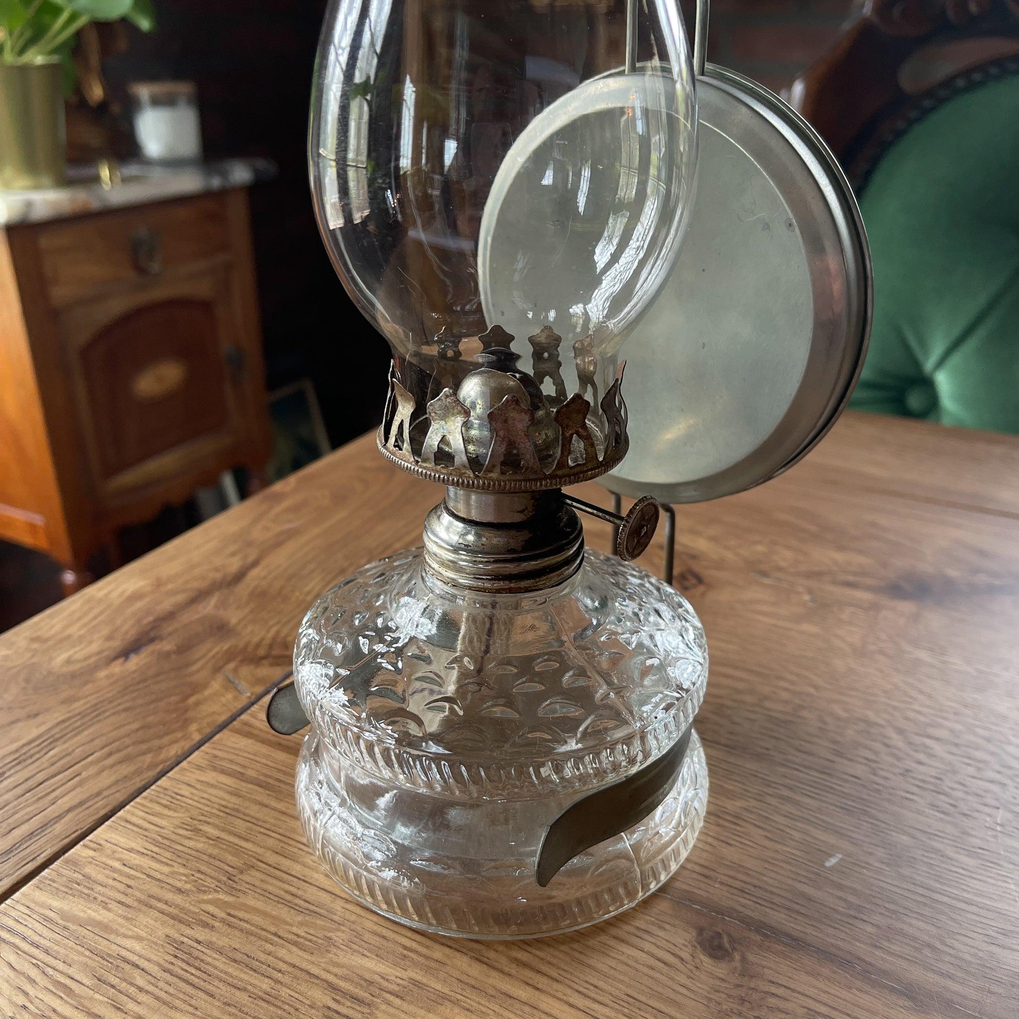 Antieke glazen olielamp - Bamestra Curiosa