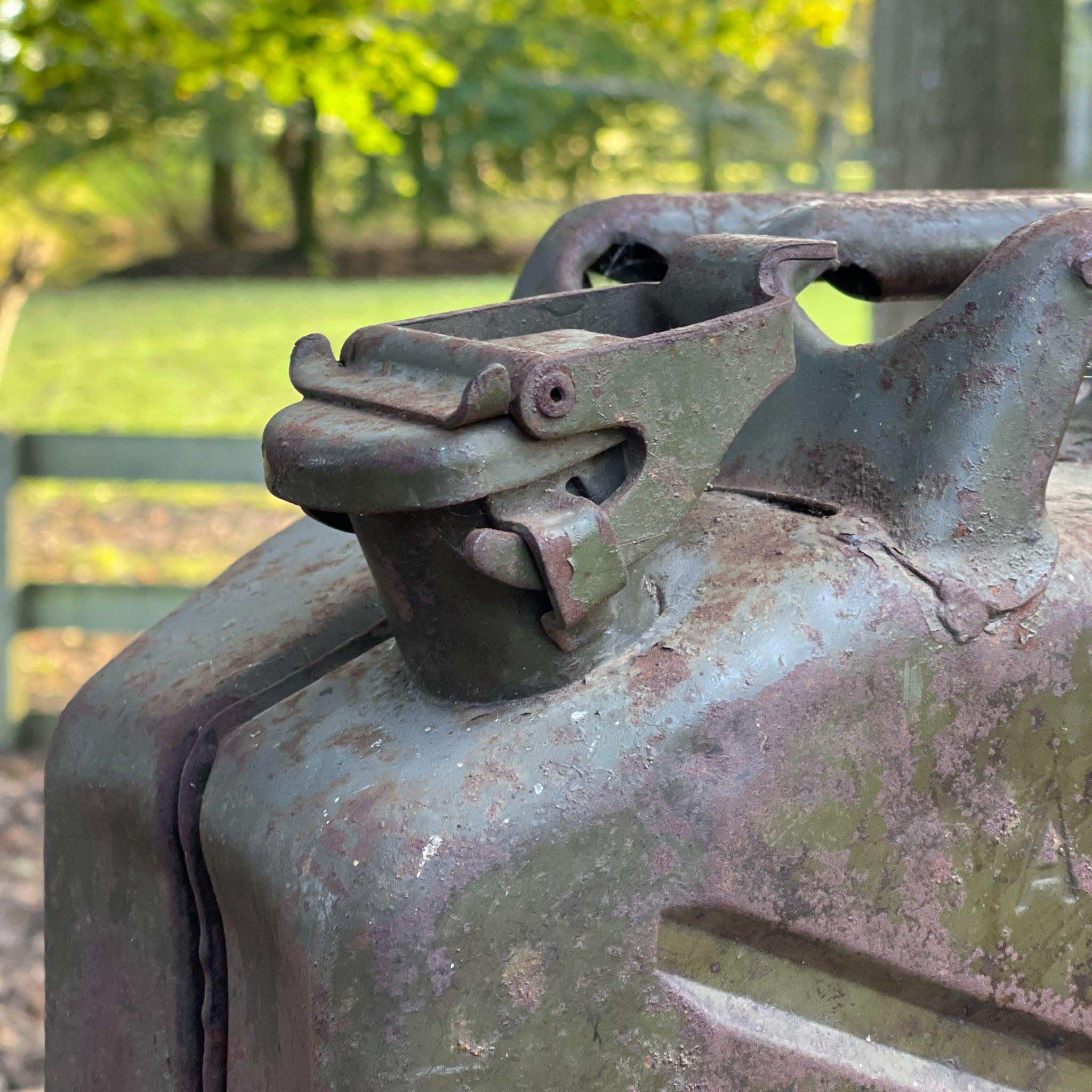 Antieke ijzeren Jerrycan A. Aubry Paris - The Collectionist