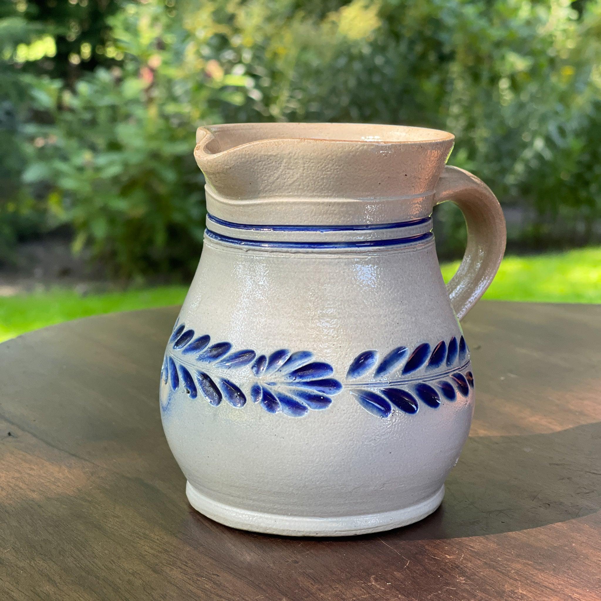 Antieke Keulse aardewerk schenkkannetje / vaasje - The Collectionist