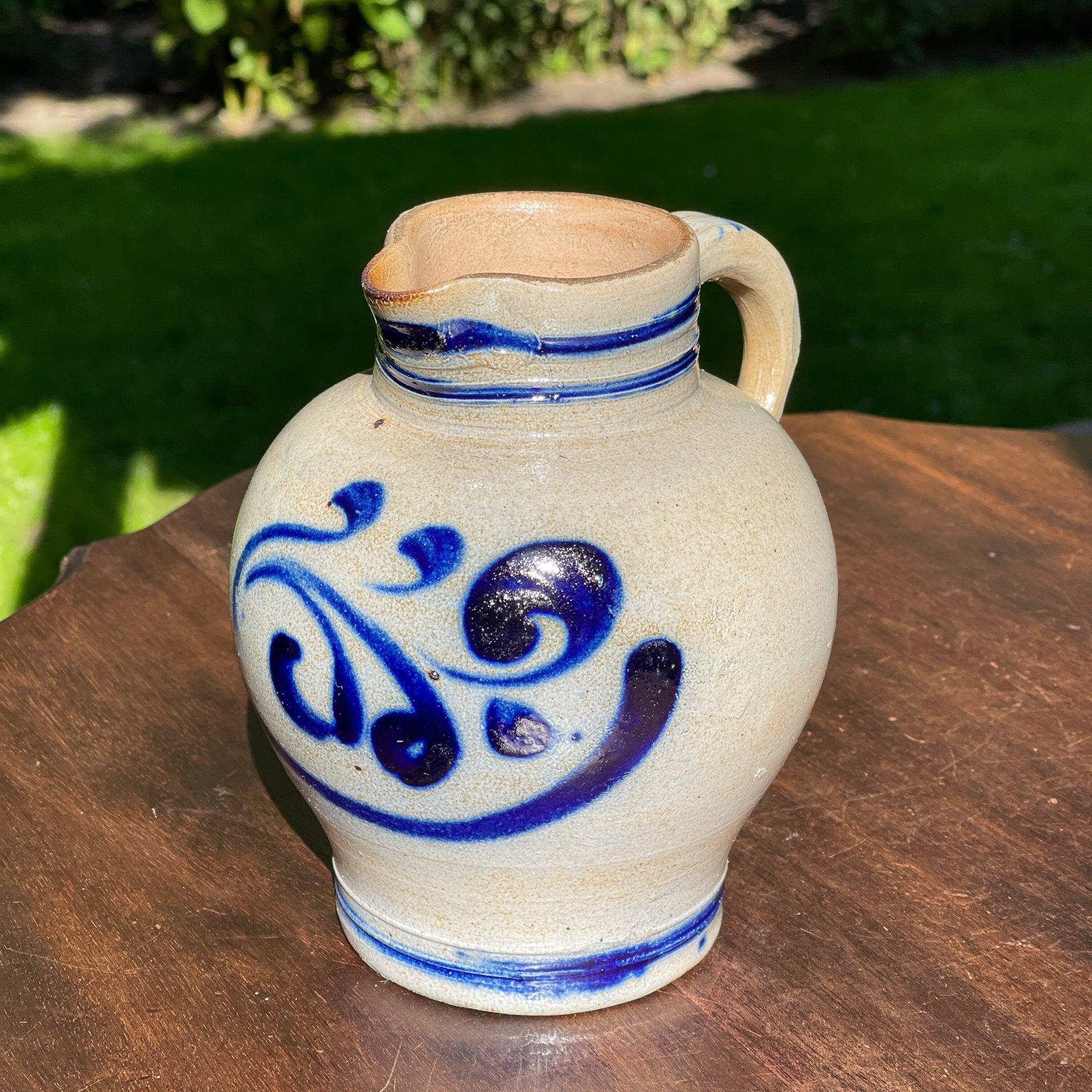 Antieke Keulse aardewerk schenkkannetje / vaasje - Bamestra Curiosa