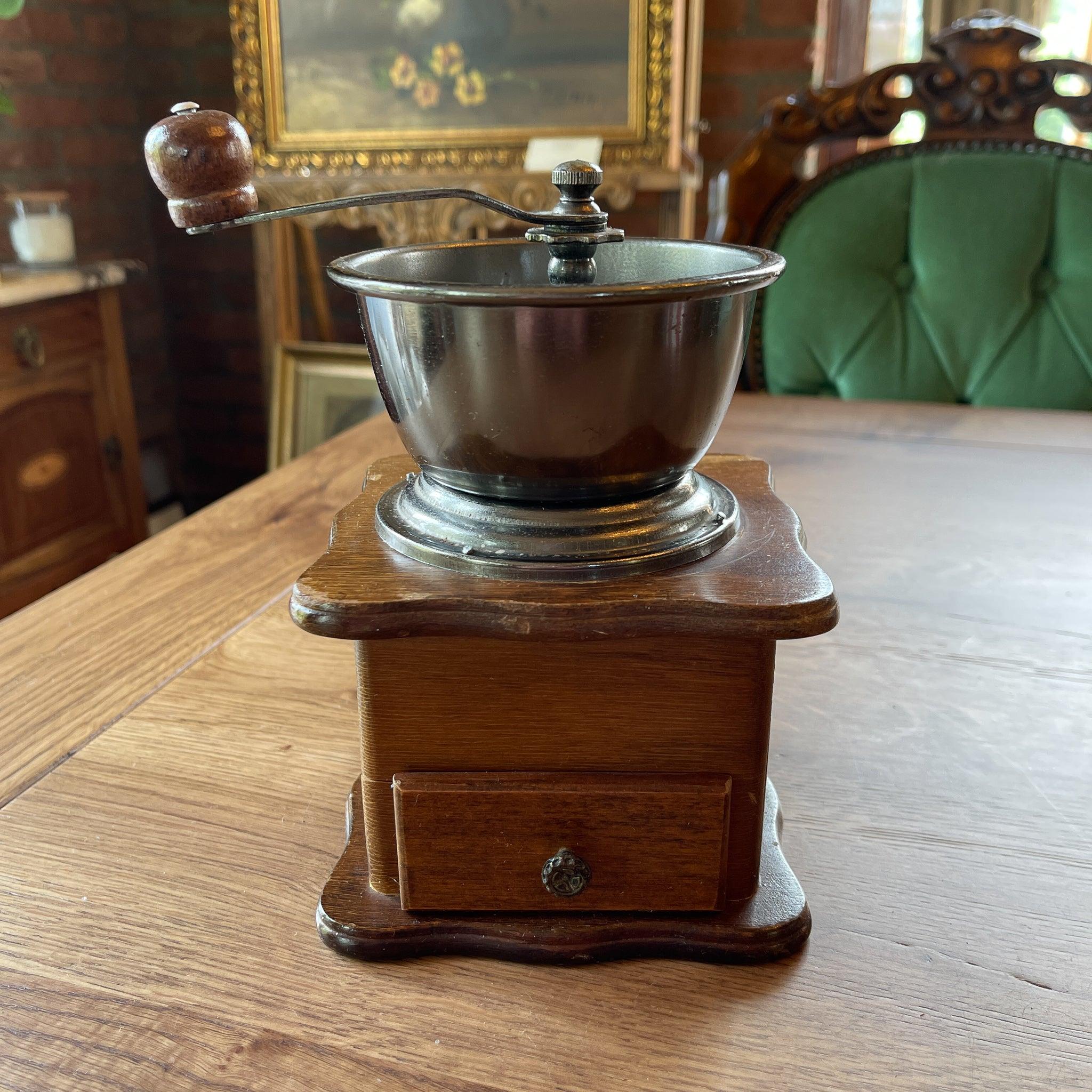 Antieke koffiemolen - The Collectionist