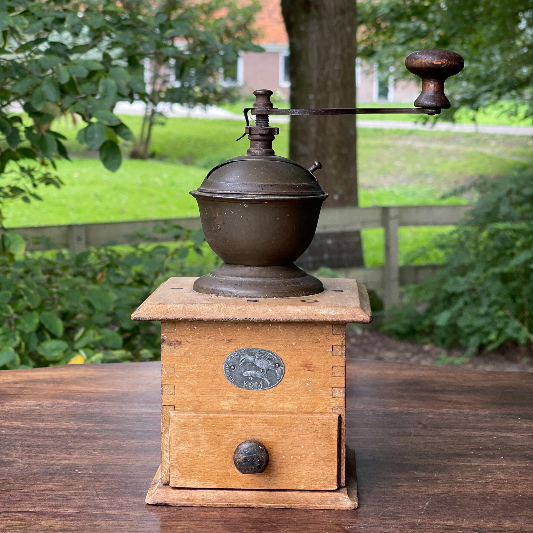 Antieke koffiemolen - The Collectionist