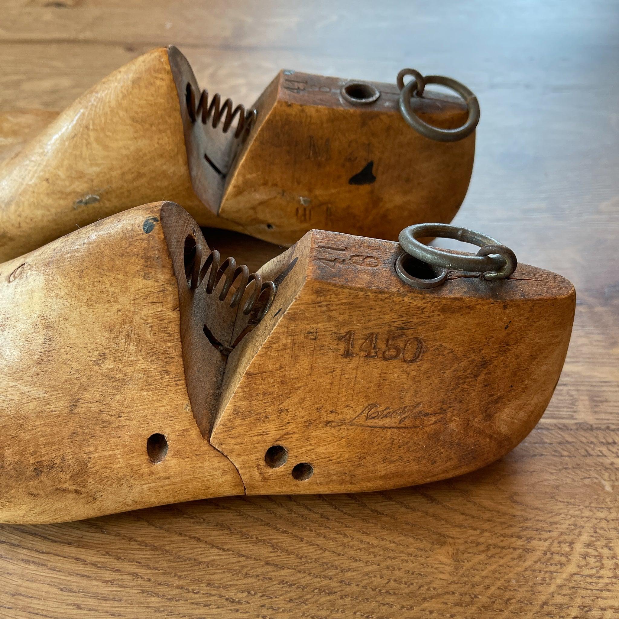 Antieke schoenspanners / mallen - The Collectionist