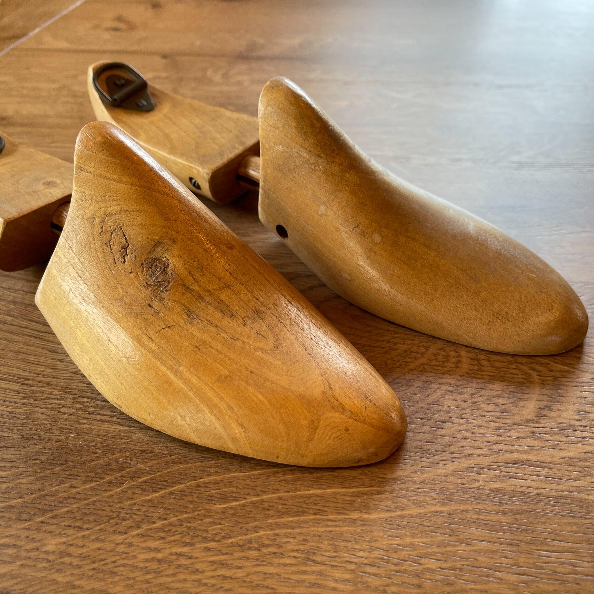 Antieke schoenspanners / mallen - The Collectionist