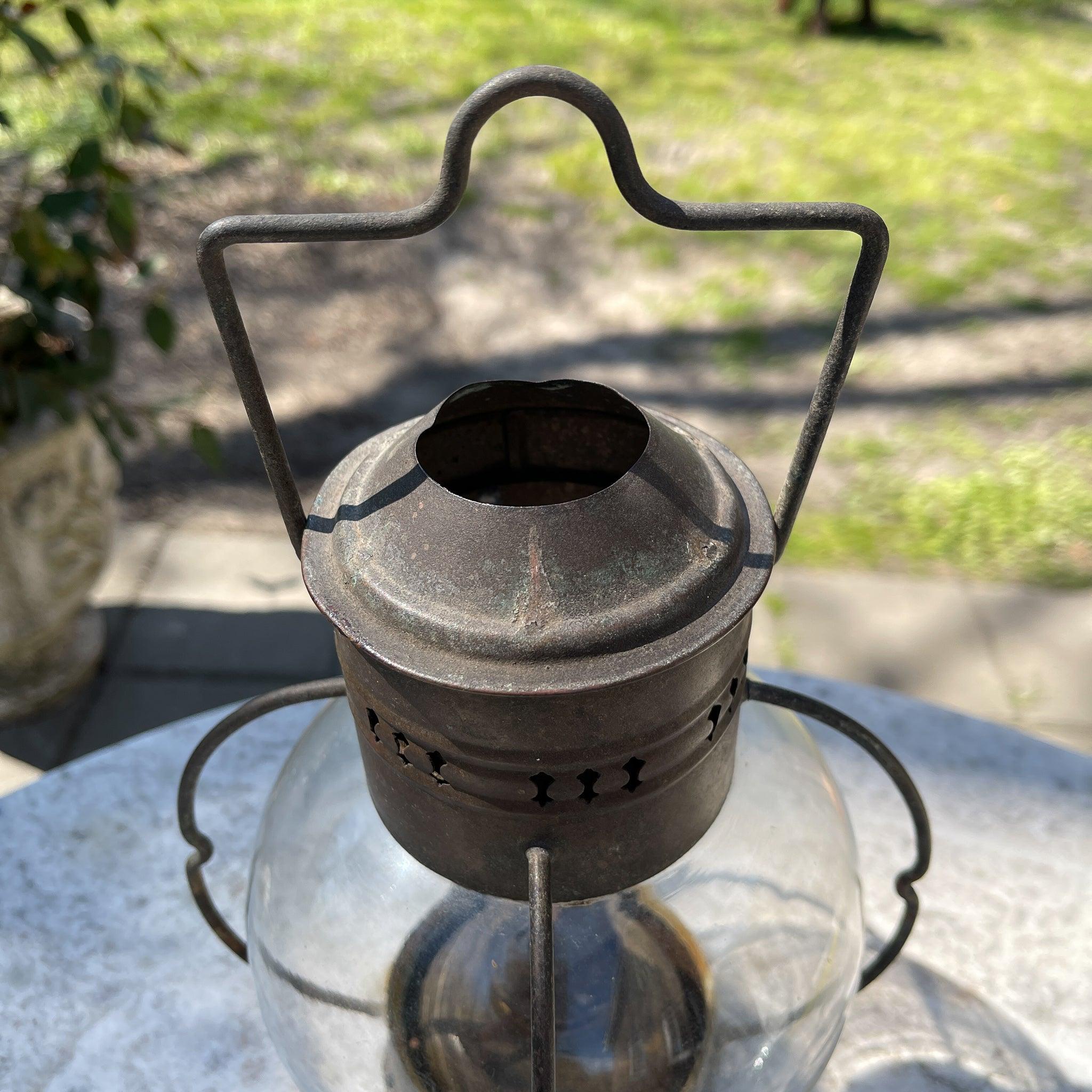 Antieke stormlantaarn / petroleum lamp - The Collectionist