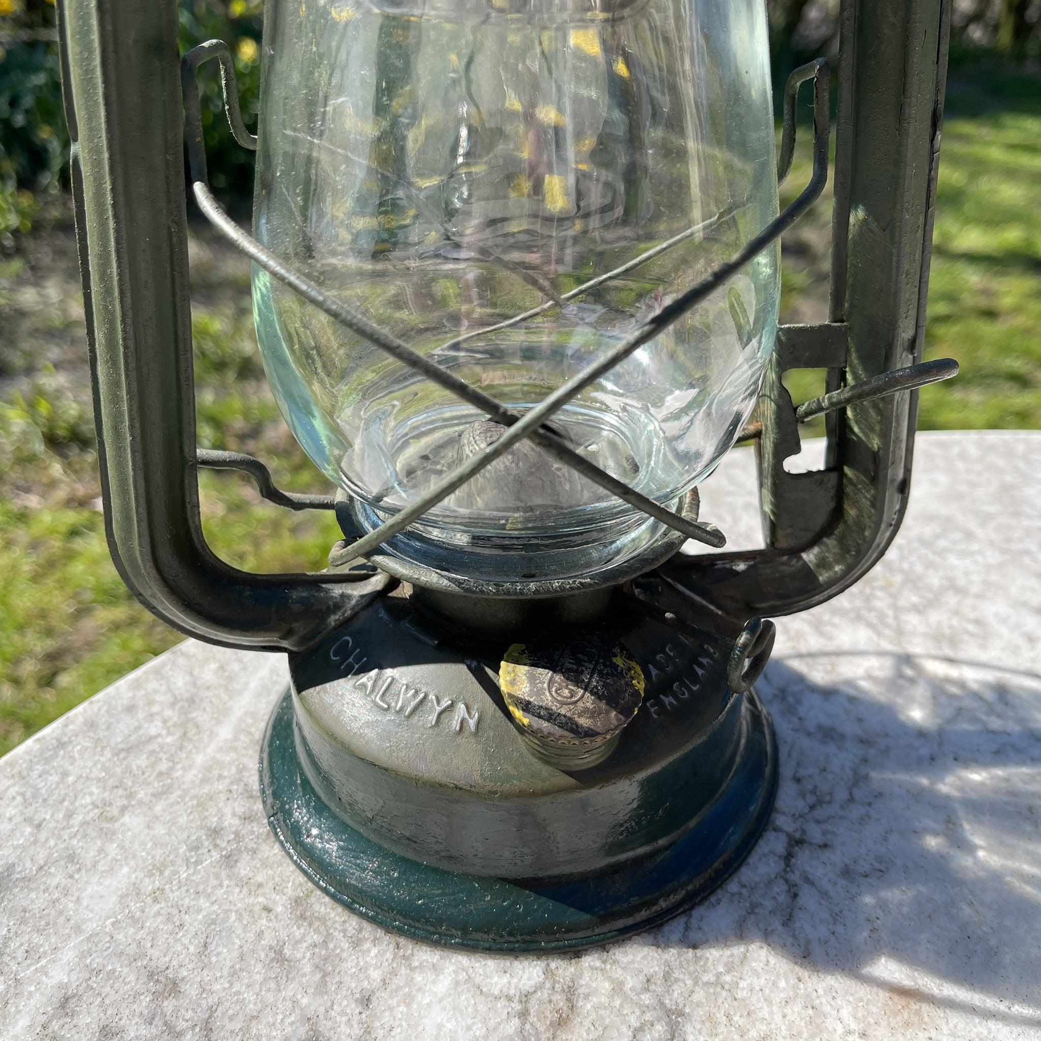Antieke stormlantaarn petroleum lamp Chalwyn Far East - The Collectionist
