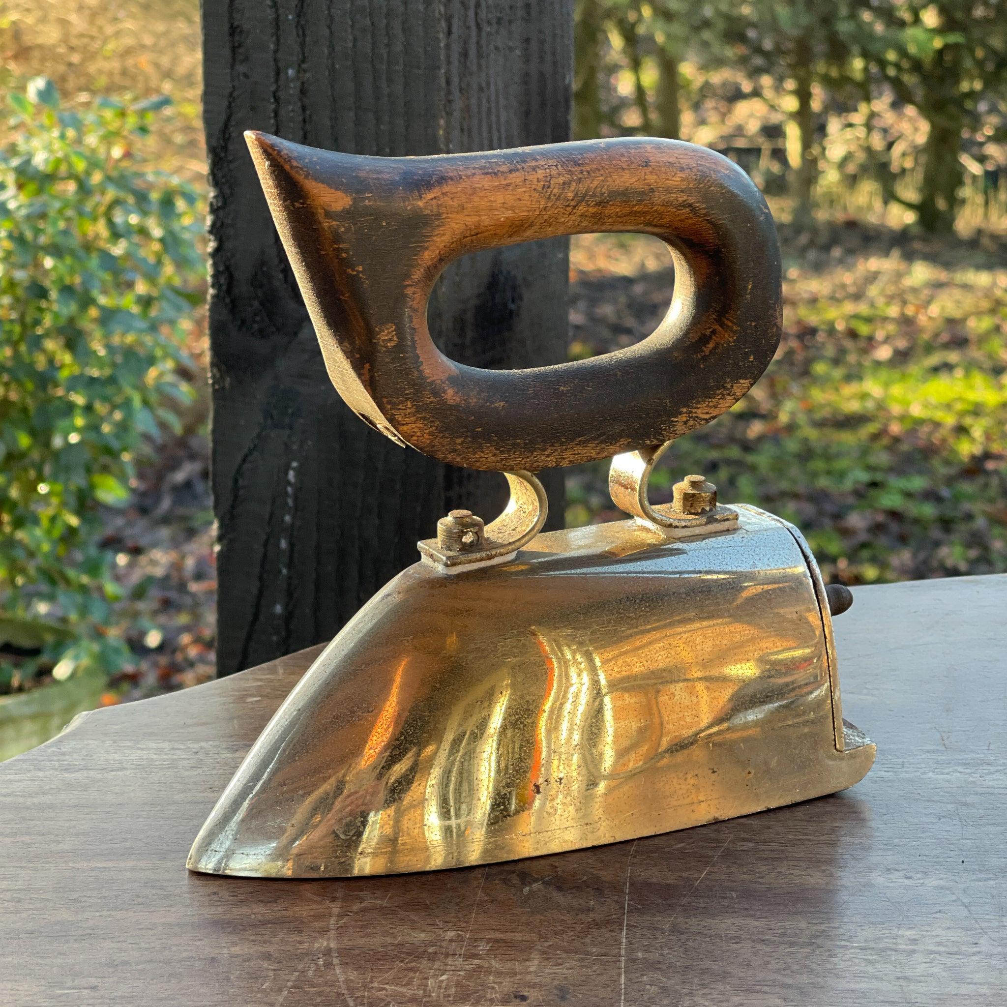 Antieke strijkijzer - The Collectionist