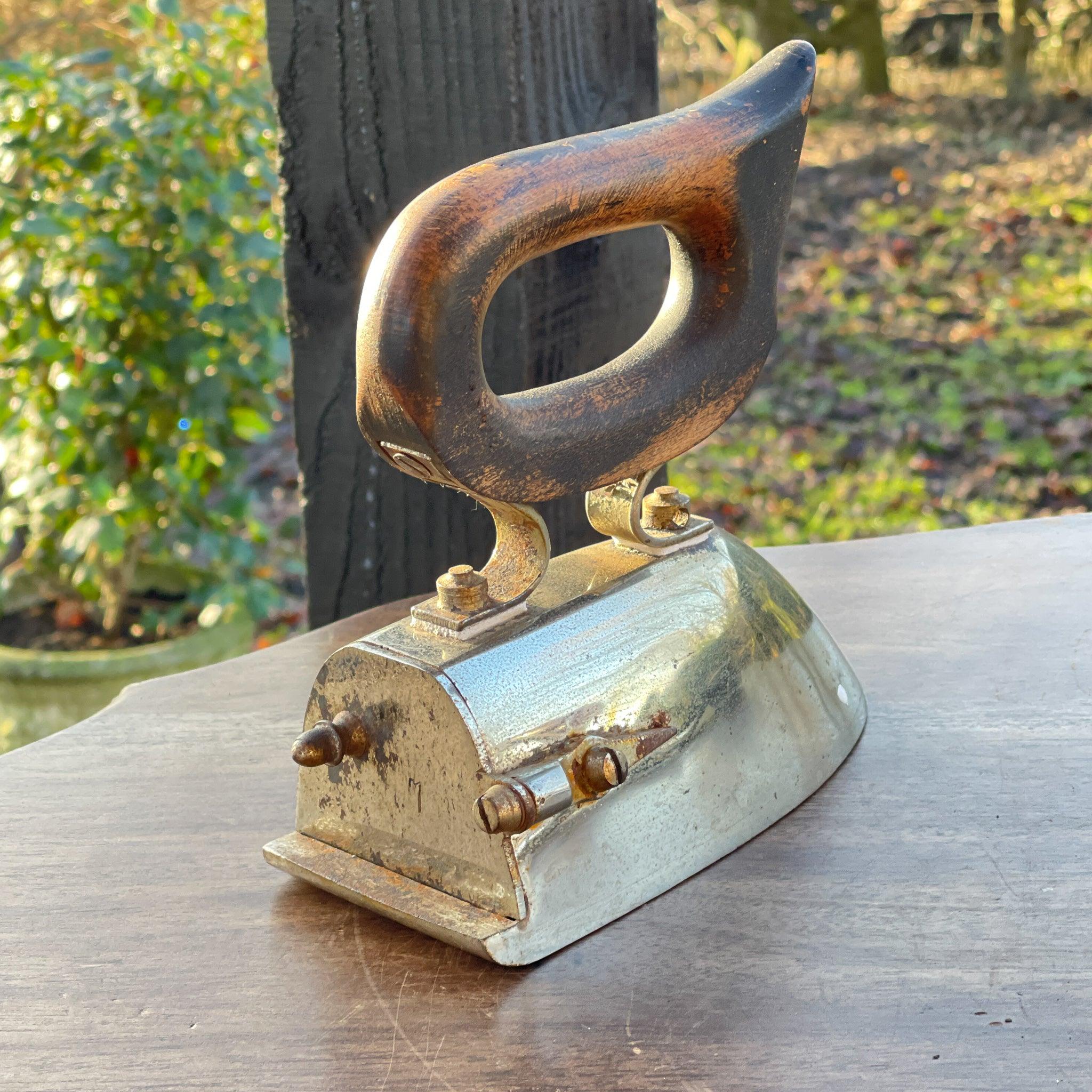 Antieke strijkijzer - Bamestra Curiosa