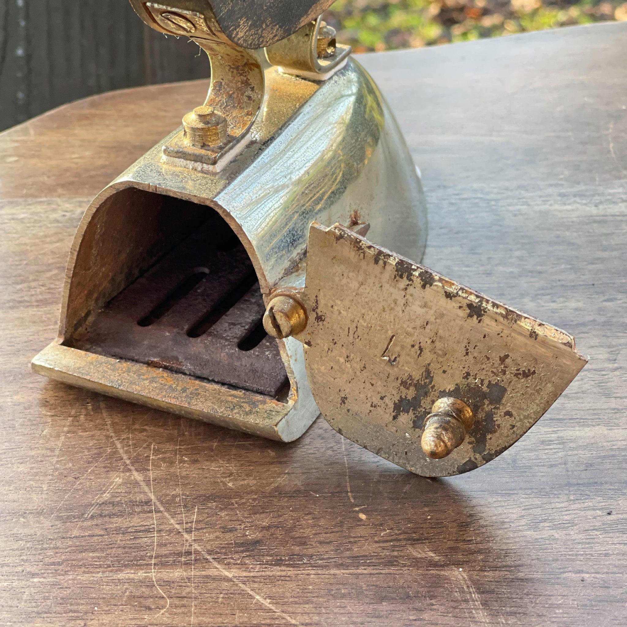 Antieke strijkijzer - Bamestra Curiosa