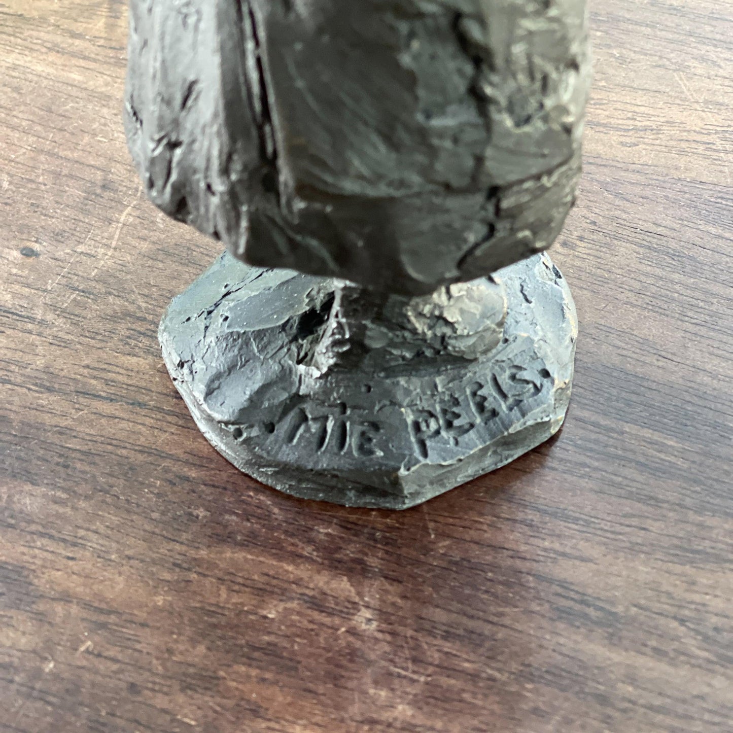 Beeldje van Mie Peels - Bamestra Curiosa