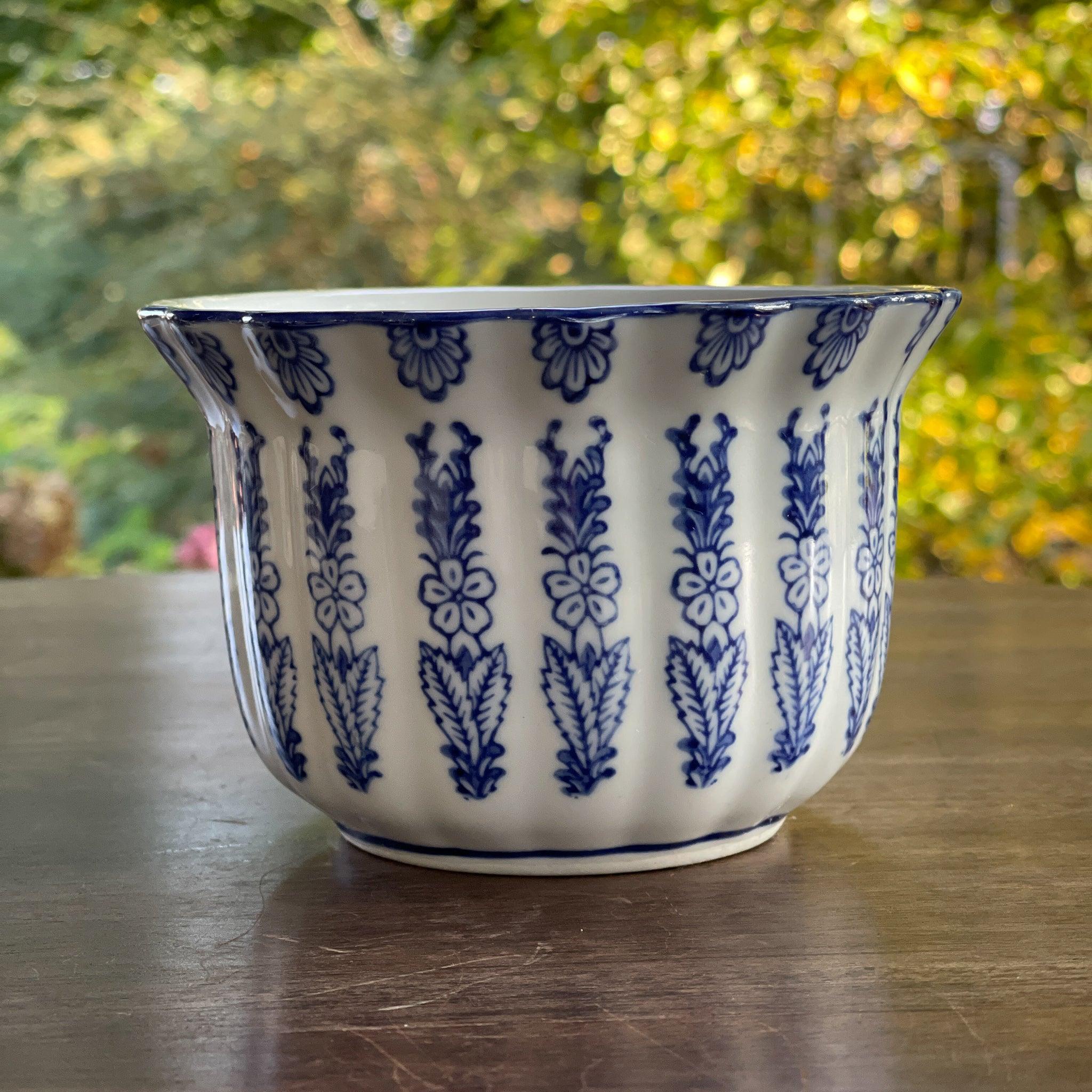 Bloempotje van Chinees porselein - Bamestra Curiosa