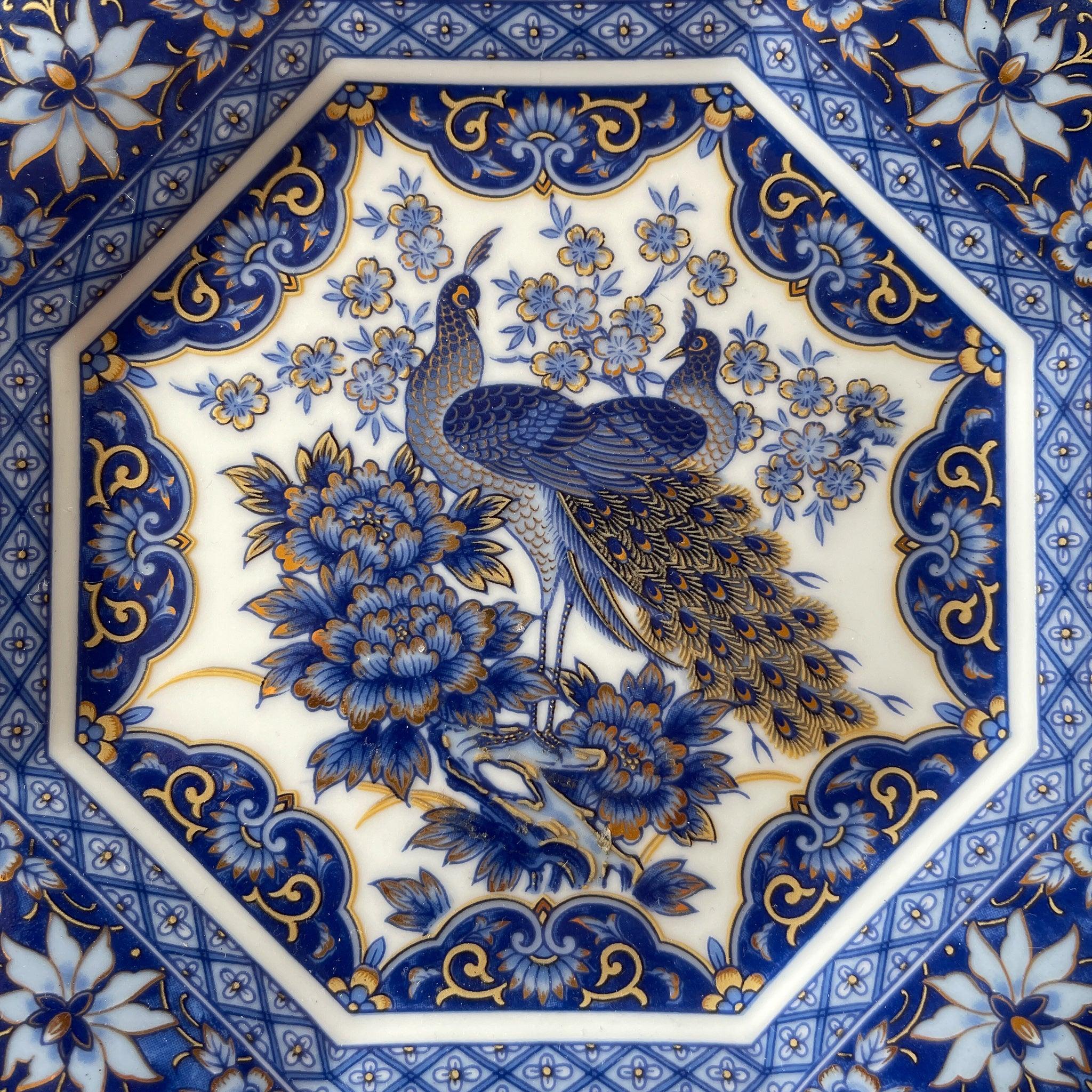 Bord met pauwen - Bamestra Curiosa