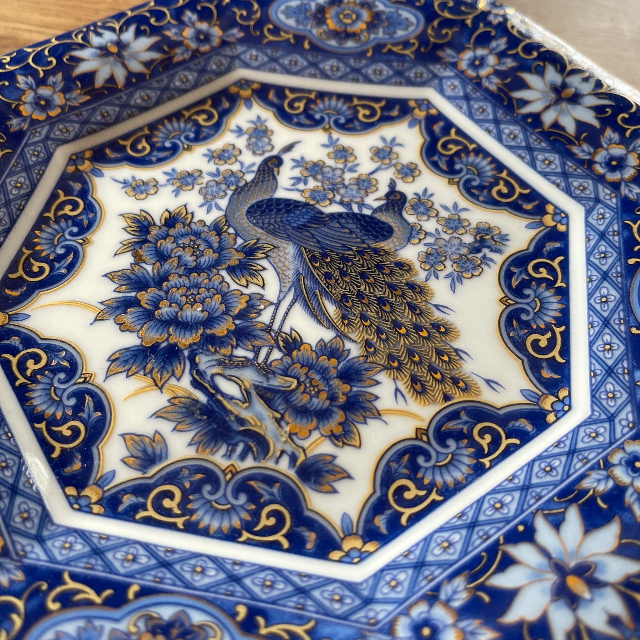 Bord met pauwen - Bamestra Curiosa