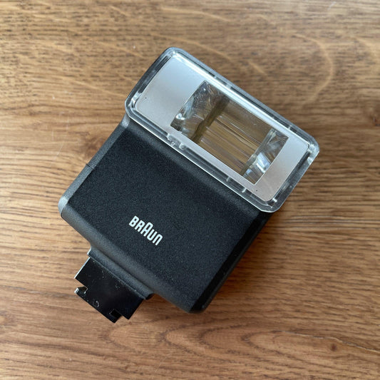 Braun Hobby 17B flitser - Bamestra Curiosa