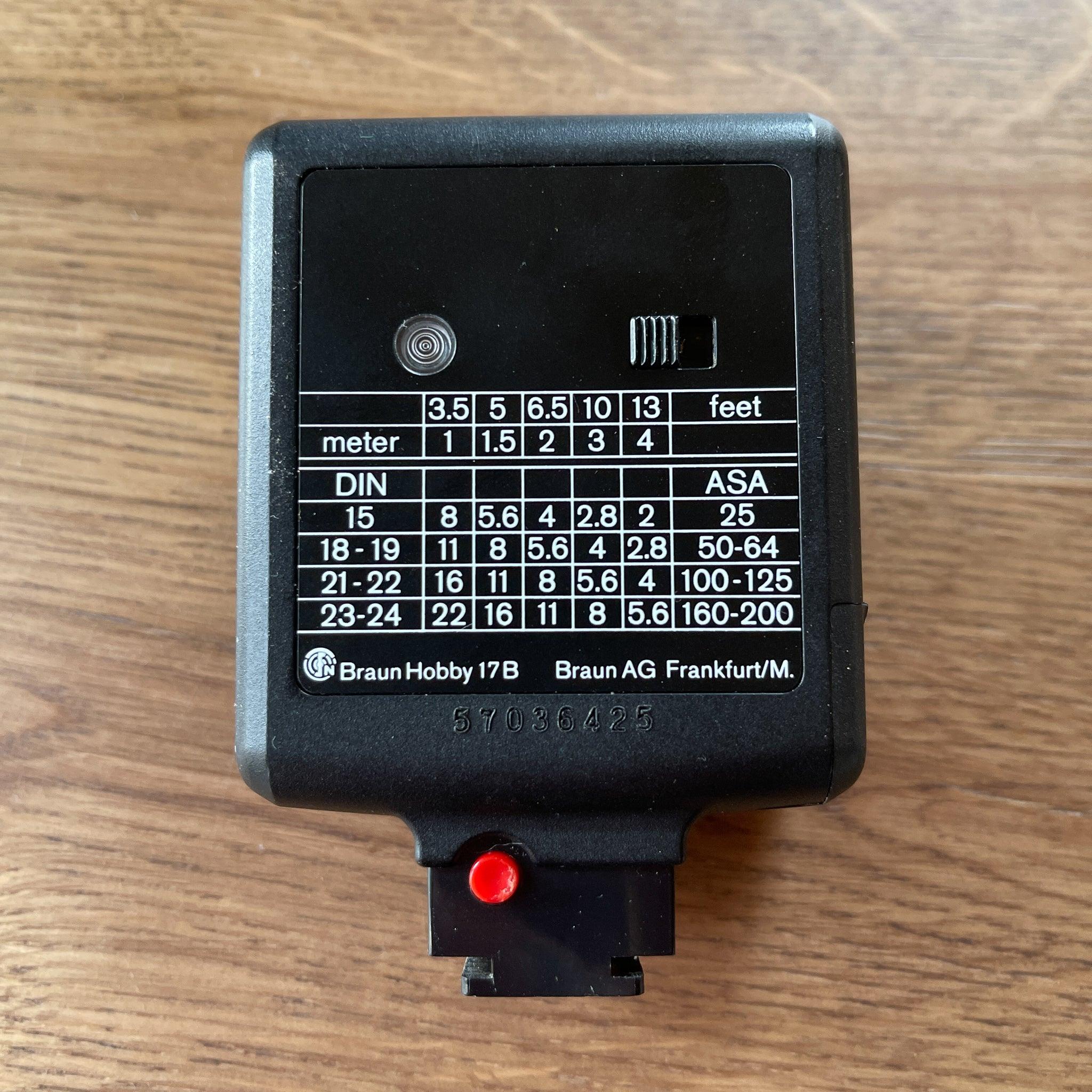 Braun Hobby 17B flitser - Bamestra Curiosa