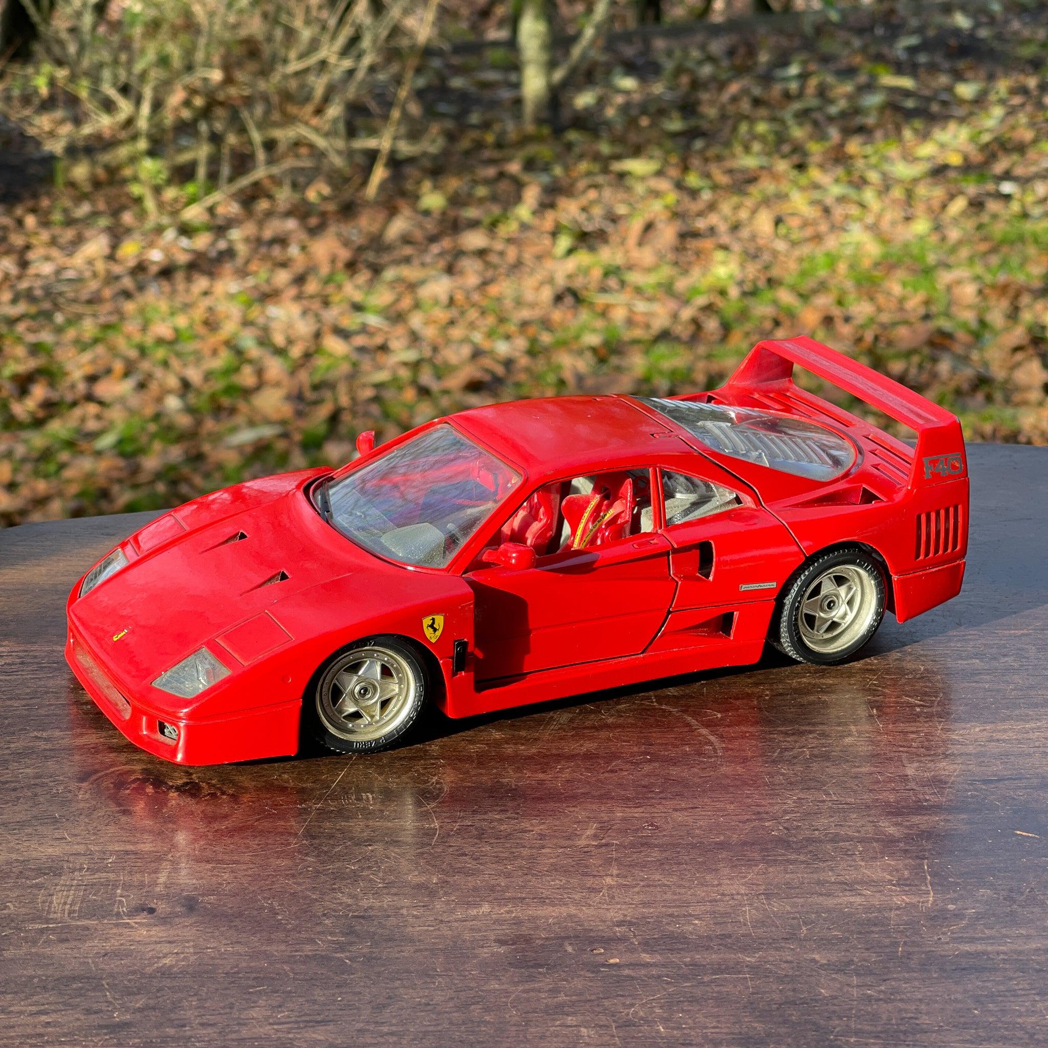 Burago Ferrari F40 schaal 1:18 (1987) - The Collectionist