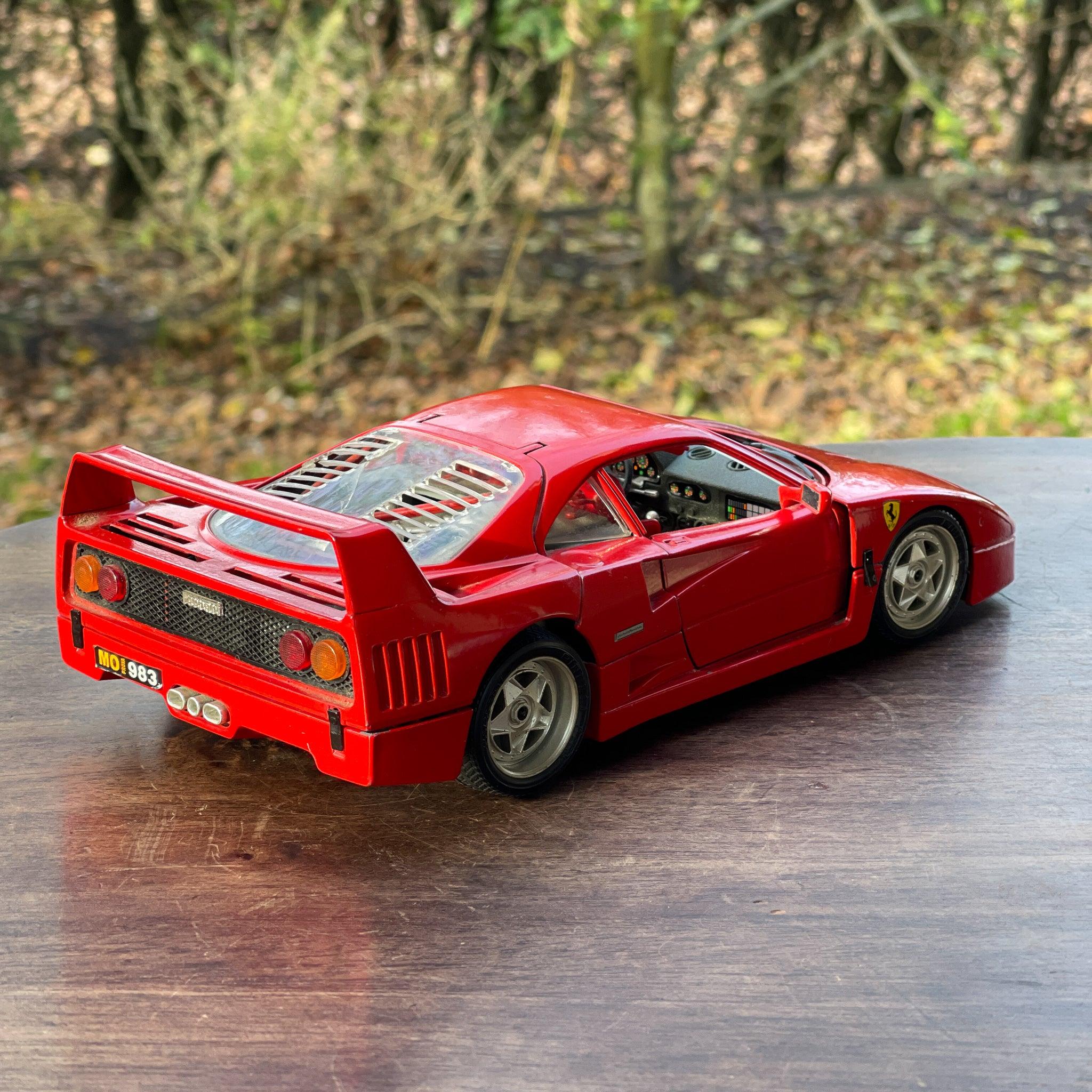 Burago Ferrari F40 schaal 1:18 (1987) - The Collectionist