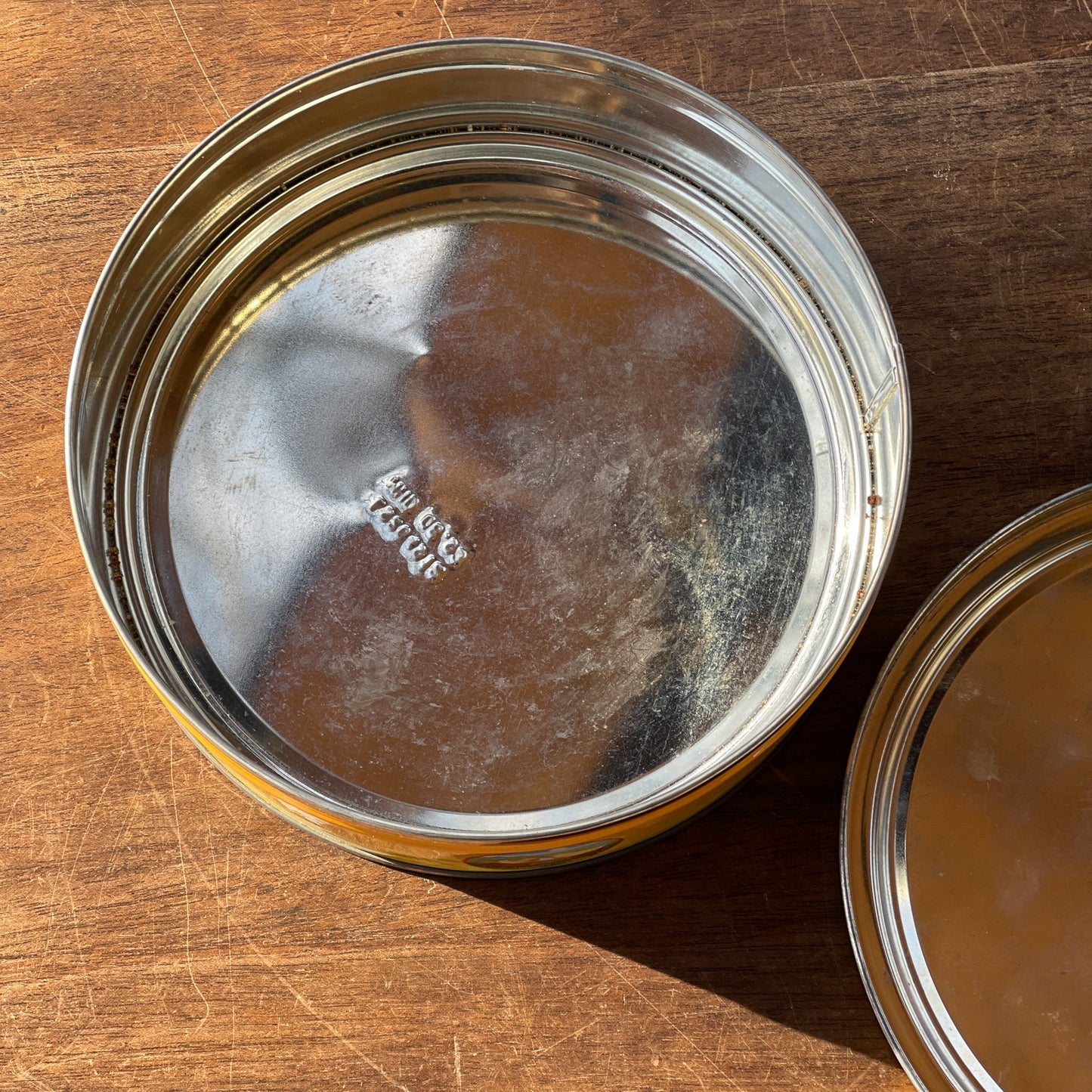 Deens Koekblik Met Kuikentjes - The Collectionist