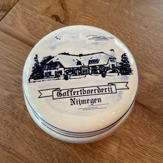 Delft Blauw Goffertboerderij Nijmegen pot - Bamestra Curiosa