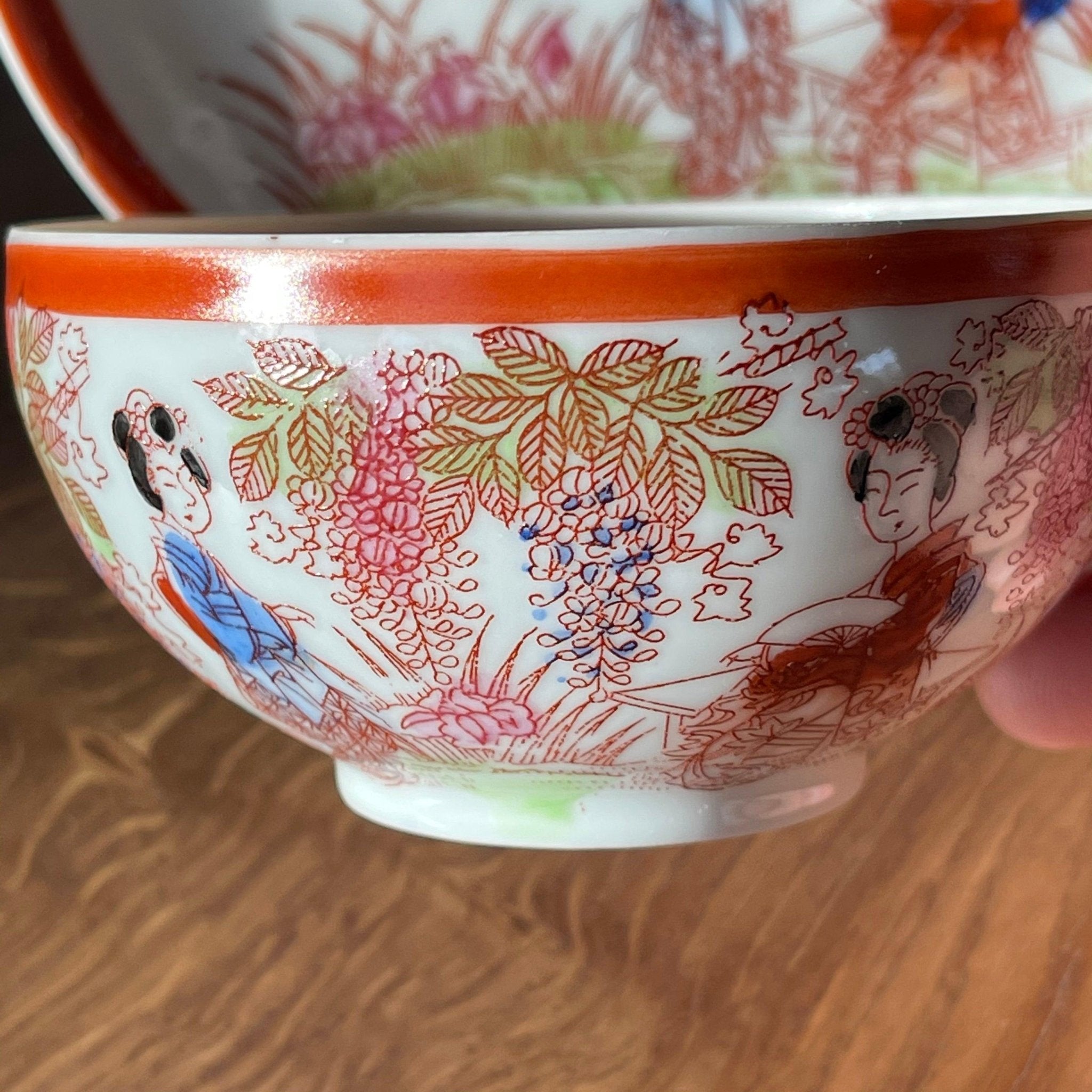Drie kopjes met zes schoteltjes van Chinees porselein - The Collectionist