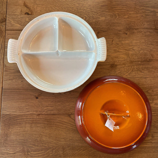 Dru gietijzeren drievaks pan met deksel - Bamestra Curiosa