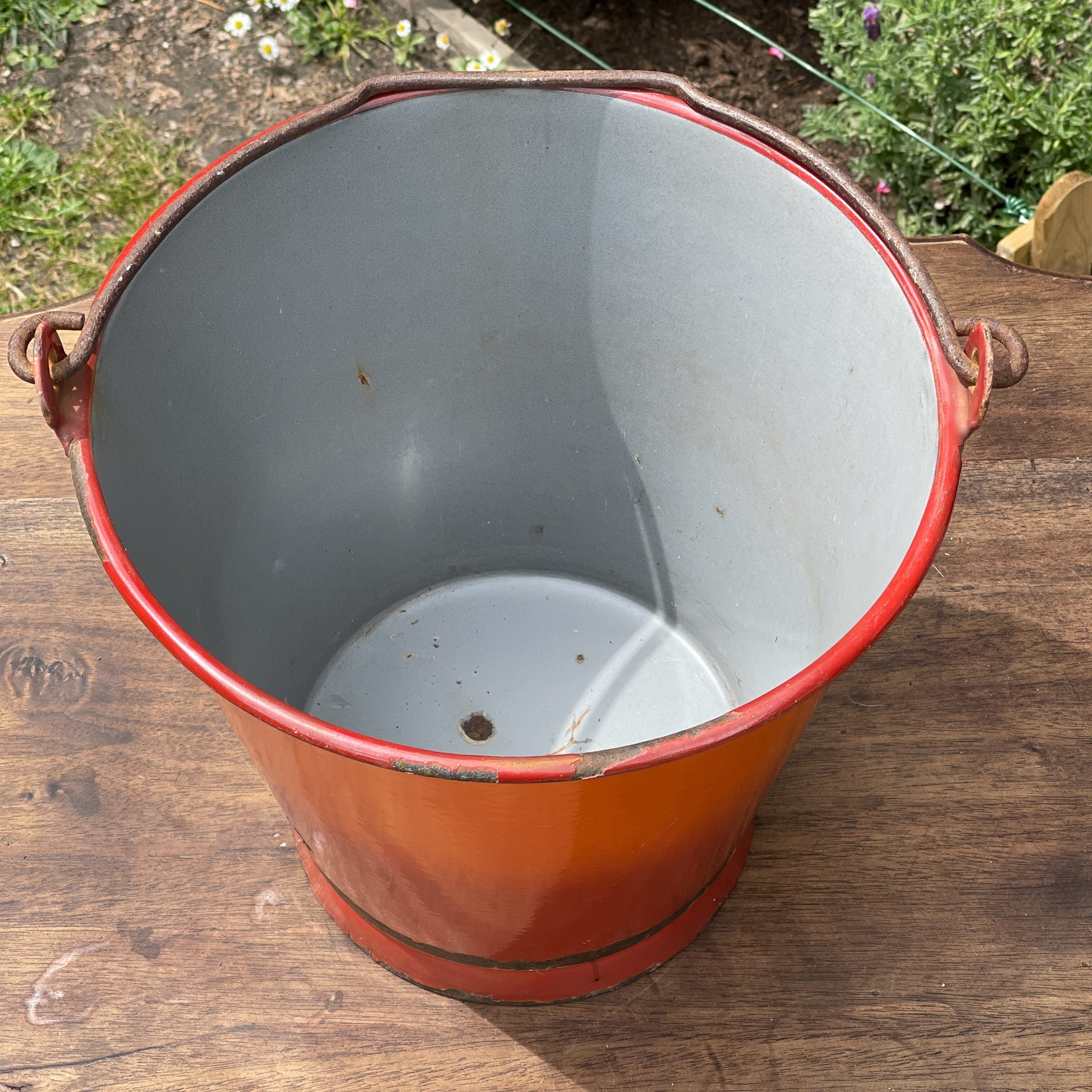 Emaille Emmer - The Collectionist