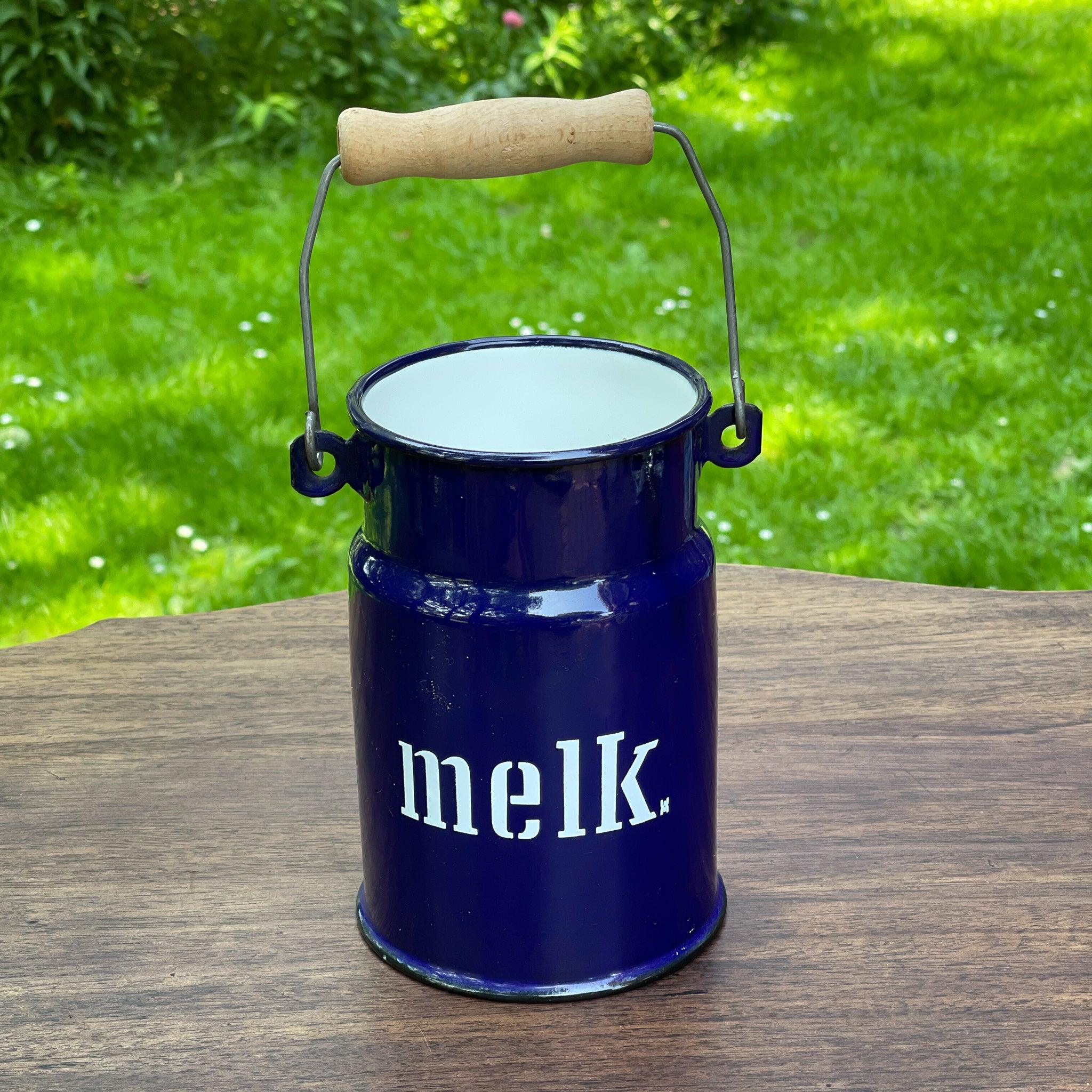 Emaille melkbus met tekst - The Collectionist