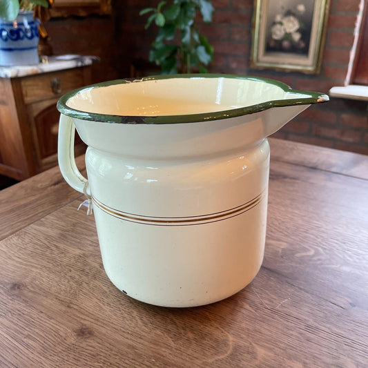 Emaille melkkoker - Bamestra Curiosa