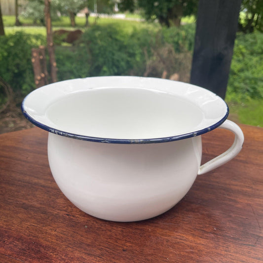 Emaille po - Bamestra Curiosa