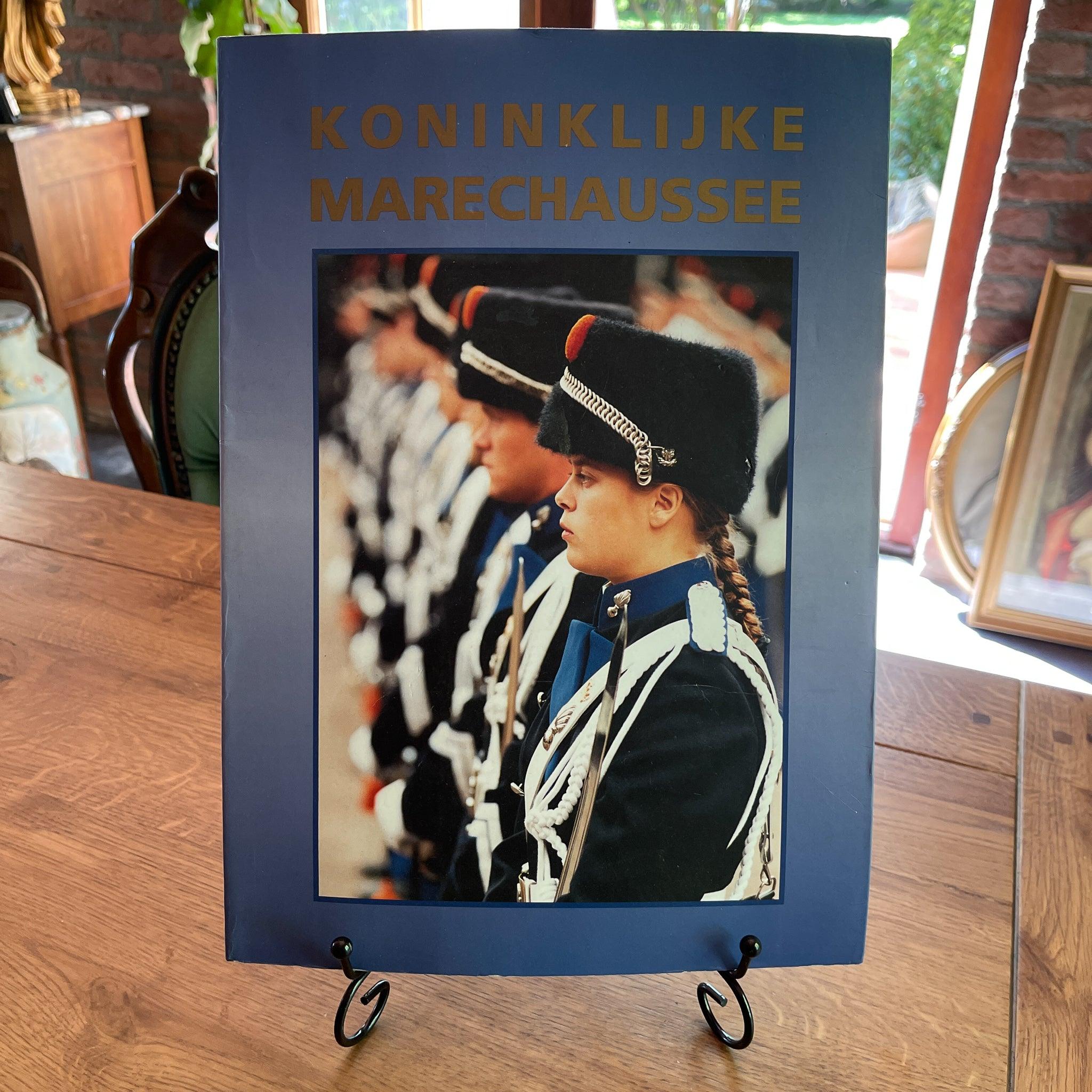 Fotoboek van de Koninklijke Marechaussee - The Collectionist