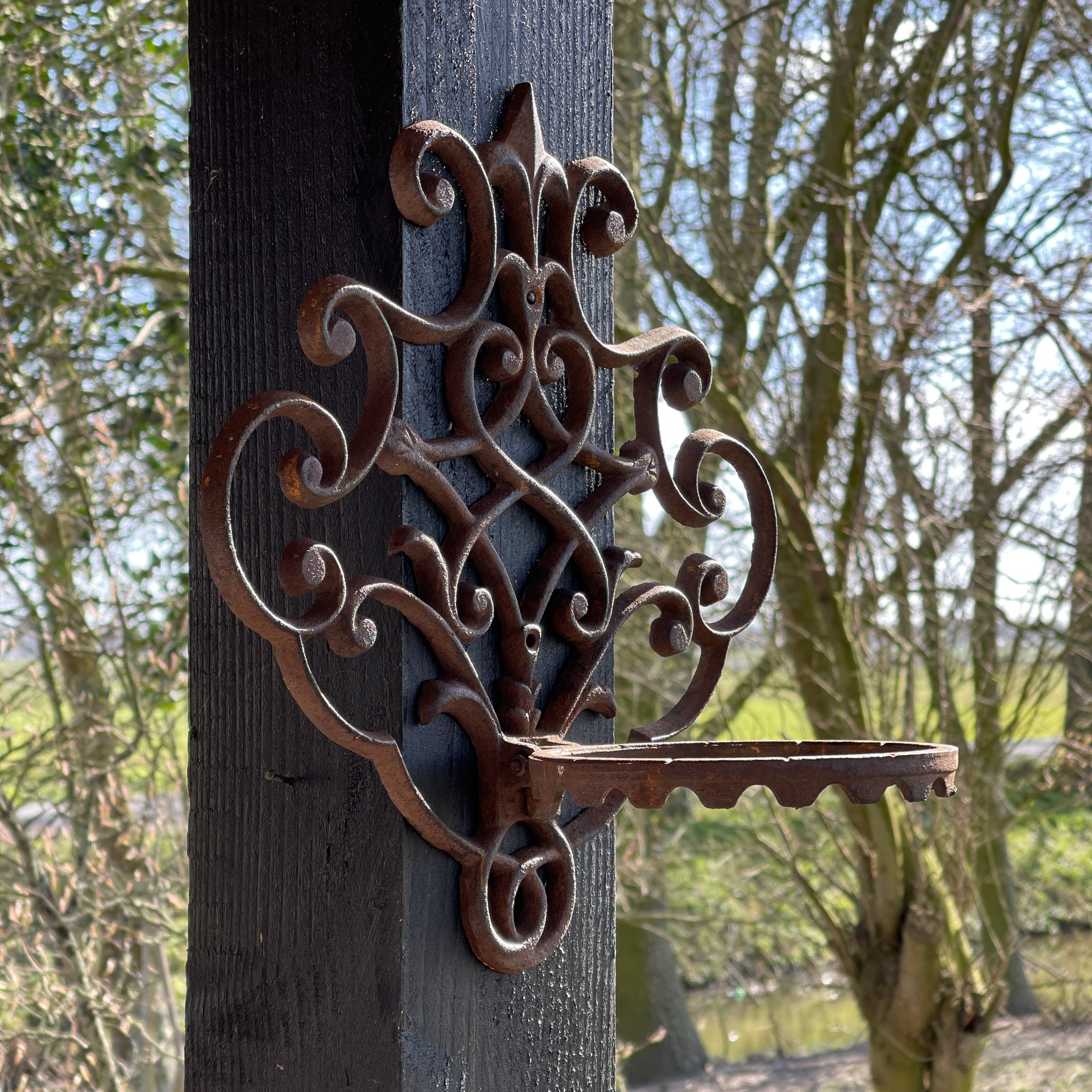 Gietijzeren Wandornament Voor Bloempot - The Collectionist