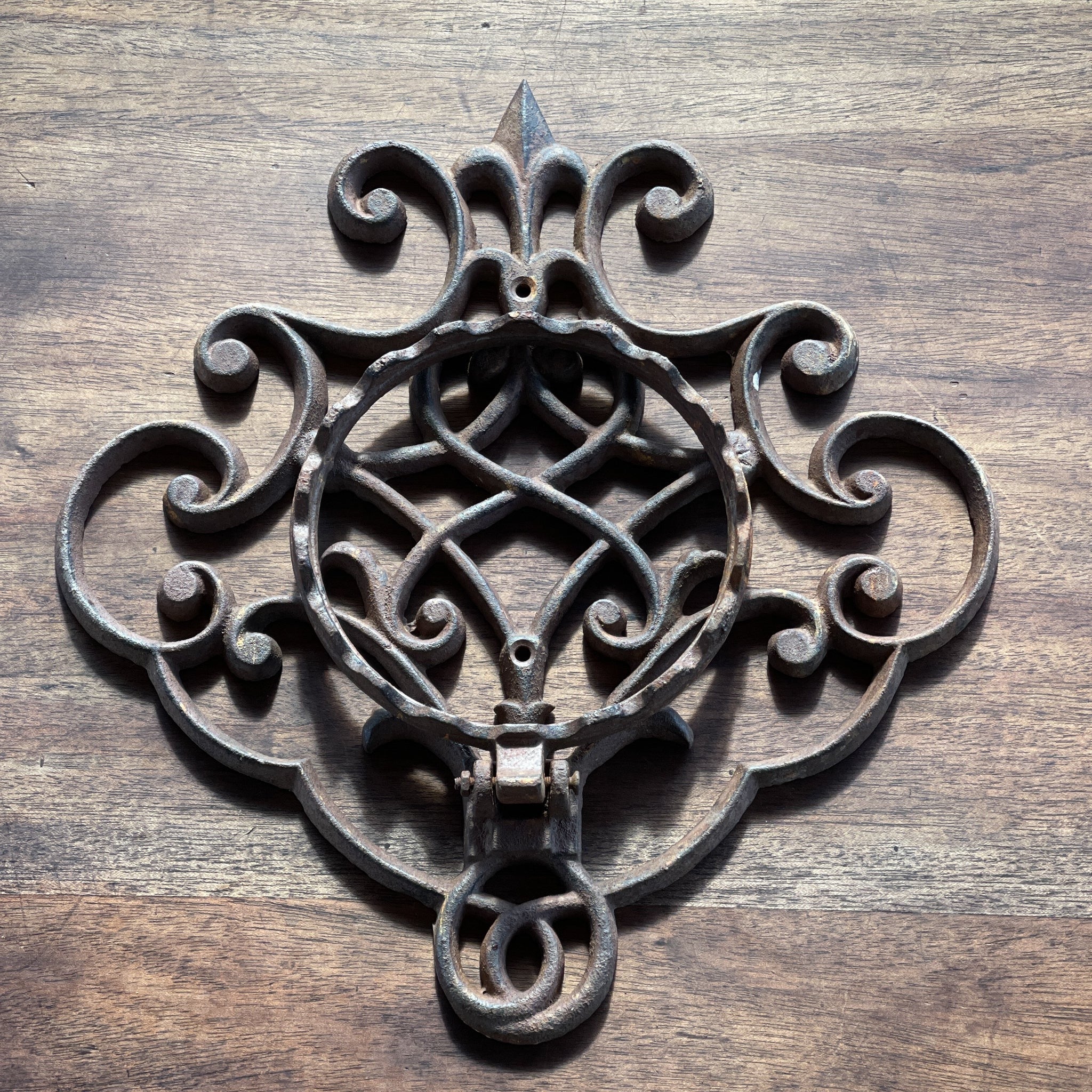 Gietijzeren Wandornament Voor Bloempot - The Collectionist