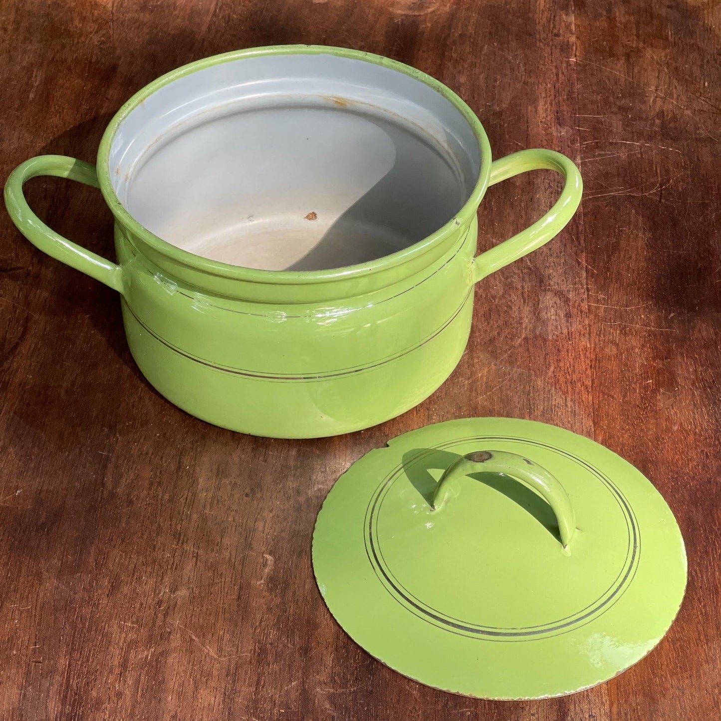 Groen emaille pan met deksel - Bamestra Curiosa