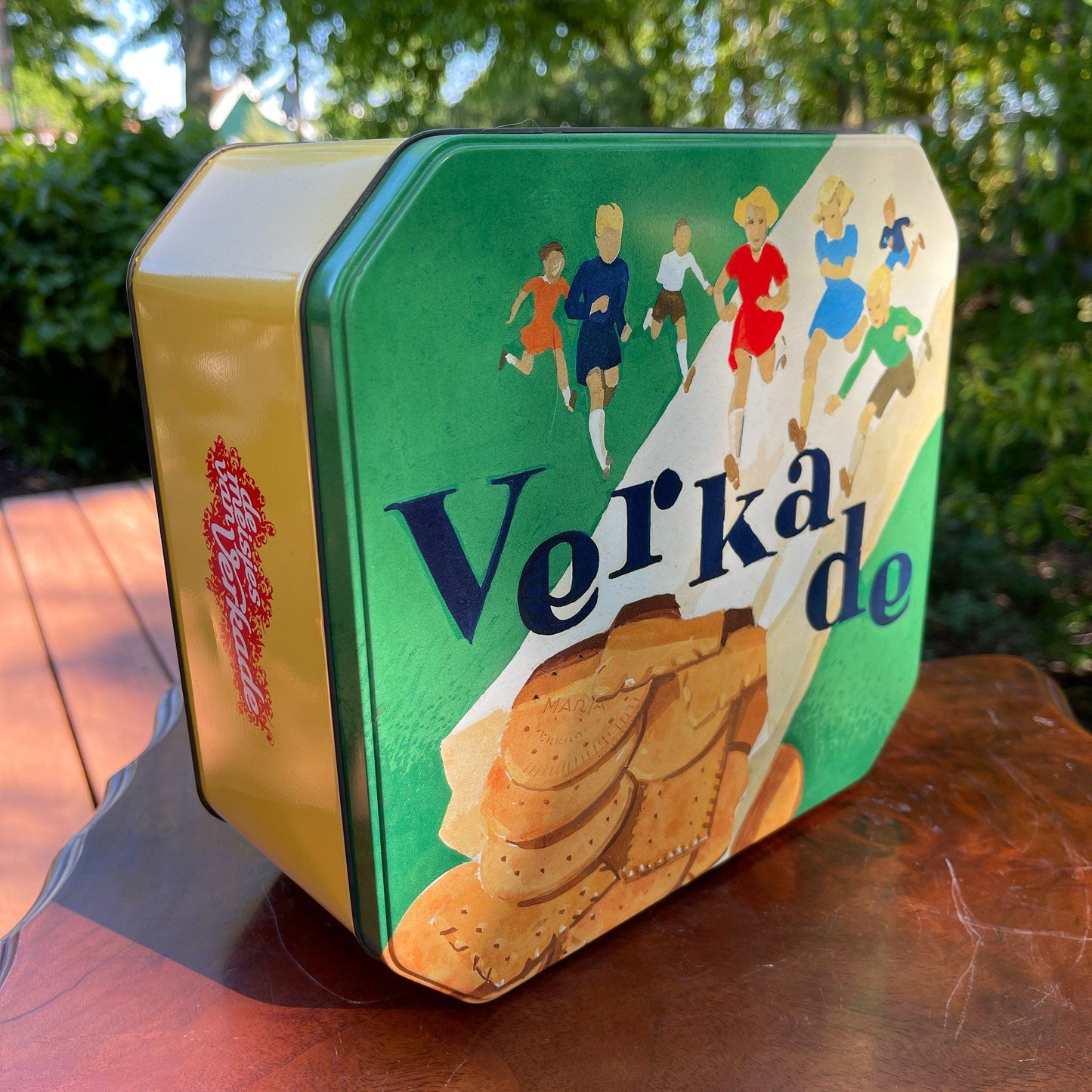 Groot koekblik van Verkade - Bamestra Curiosa