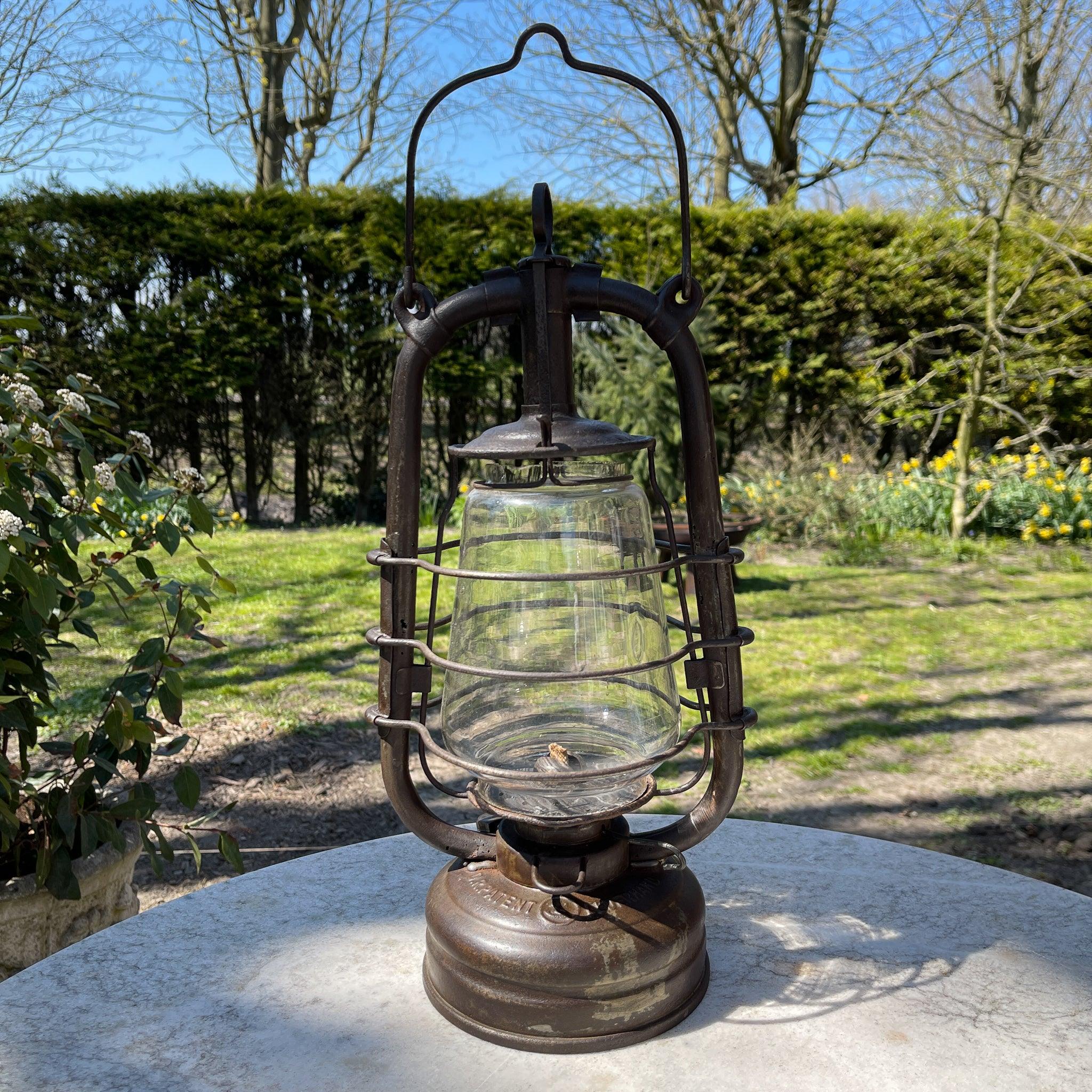 Grote antieke Feuerhand stormlantaarn petroleum lamp - The Collectionist