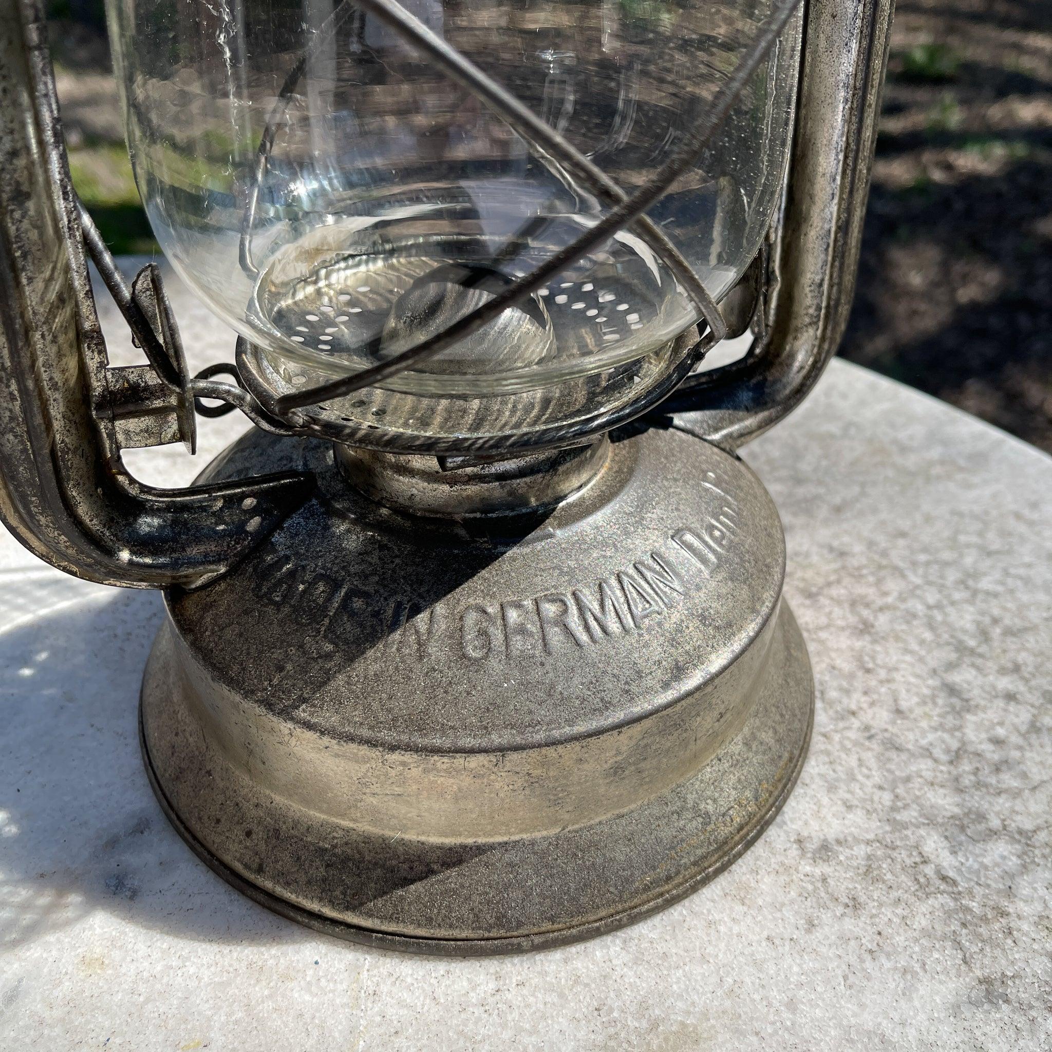 Grote antieke Frowo 340 stormlantaarn petroleum lamp - The Collectionist